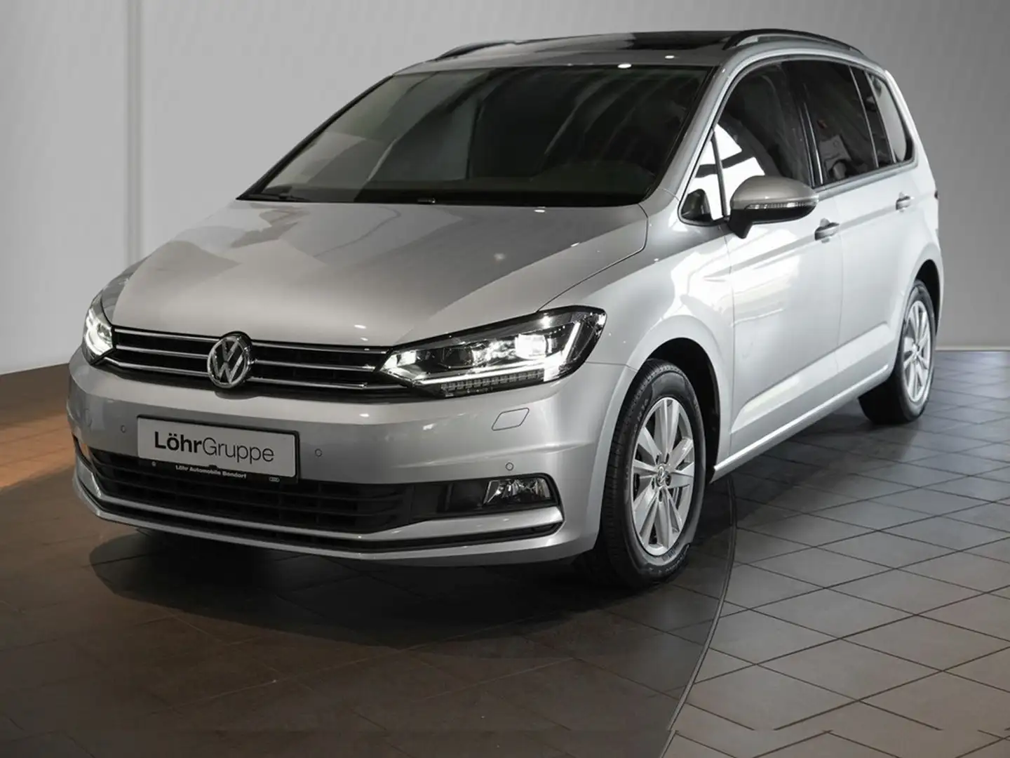 Volkswagen Touran 1.5 TSI DSG Comfortline *Pano*AHK*LED*Navi*App-... Silber - 2