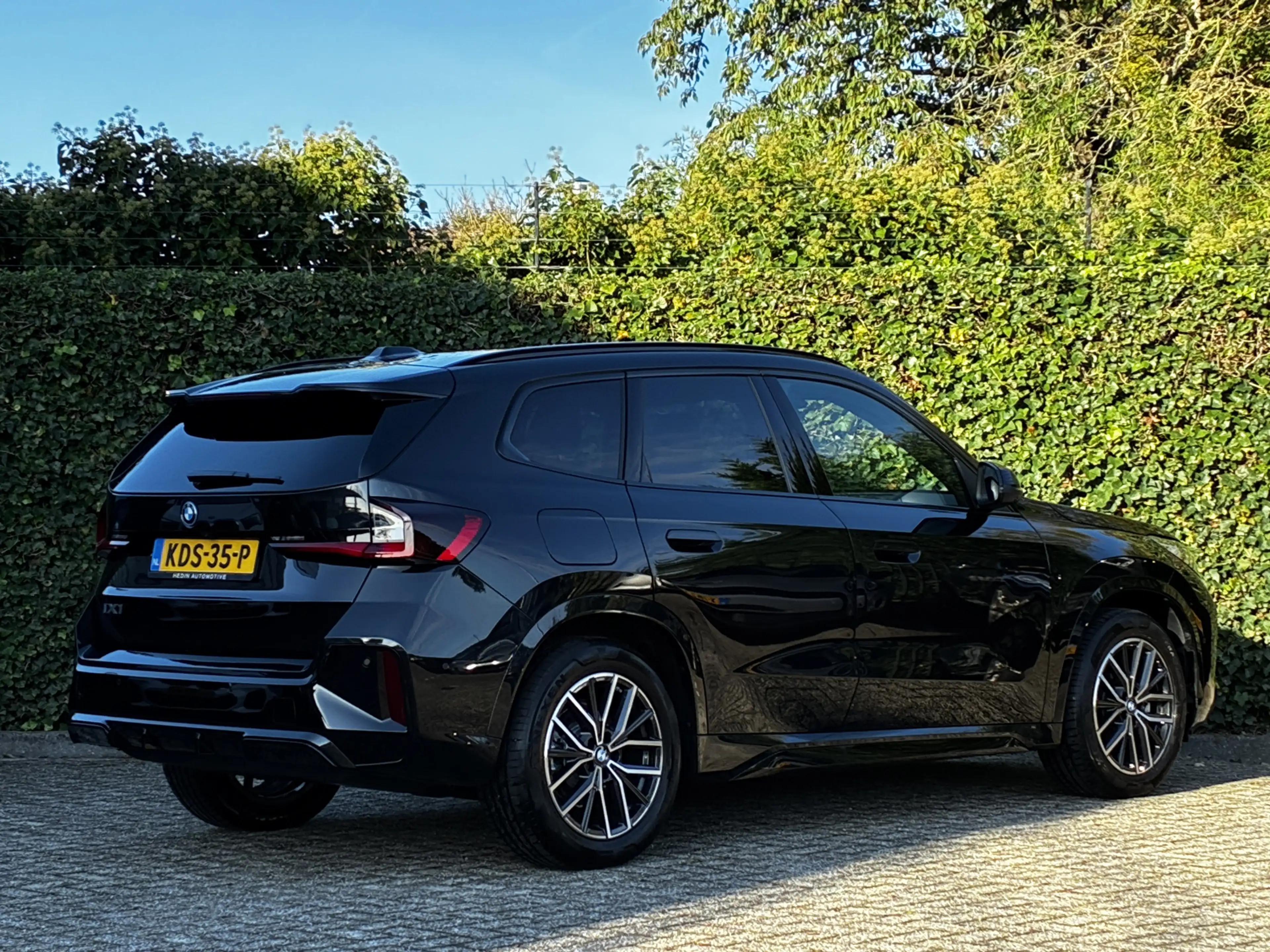 BMW iX1 eDrive20 | M-Sport | Panorama| Harman/kardon | 360 — photo 3