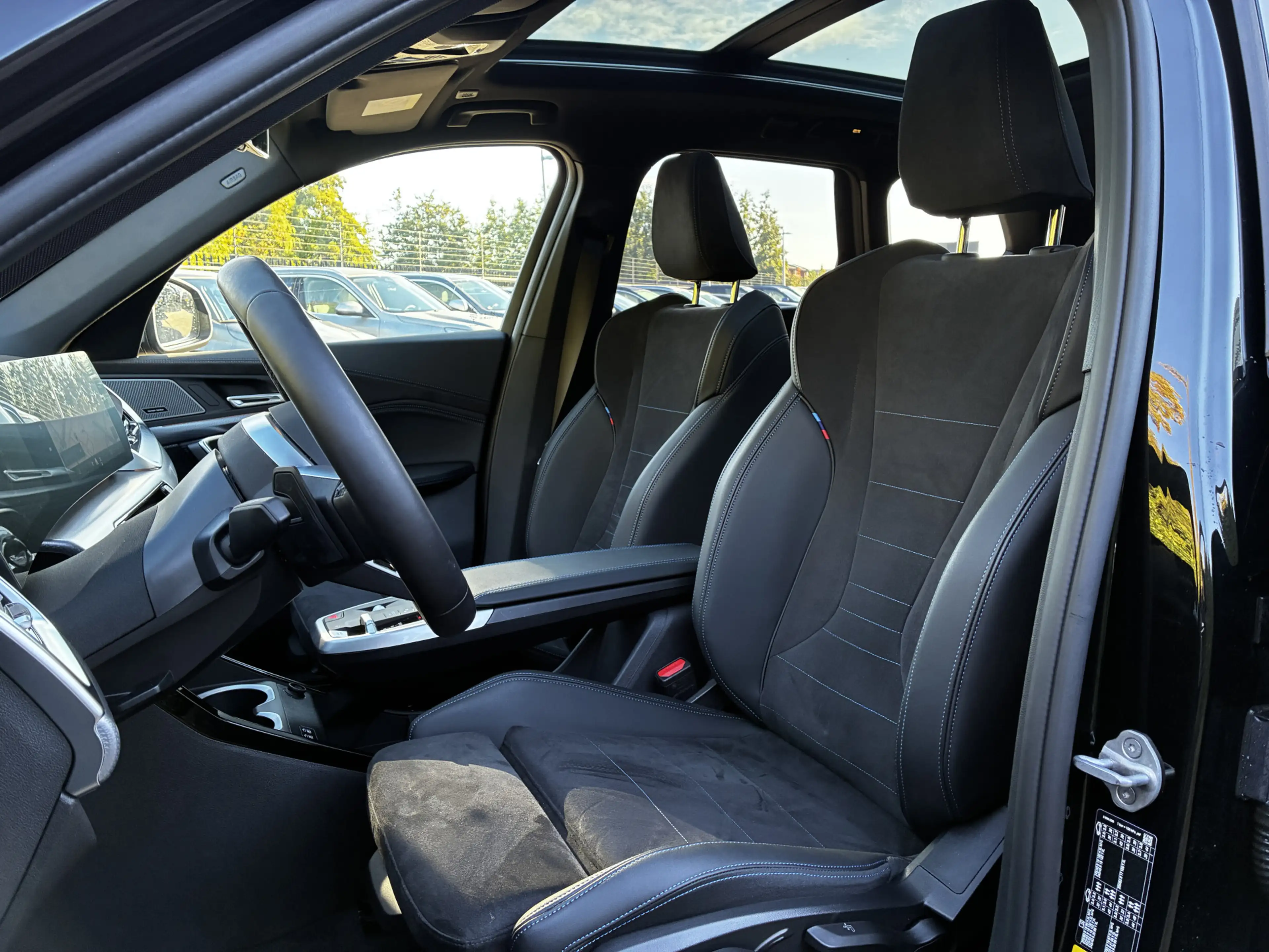 BMW iX1 eDrive20 | M-Sport | Panorama| Harman/kardon | 360 — photo 10