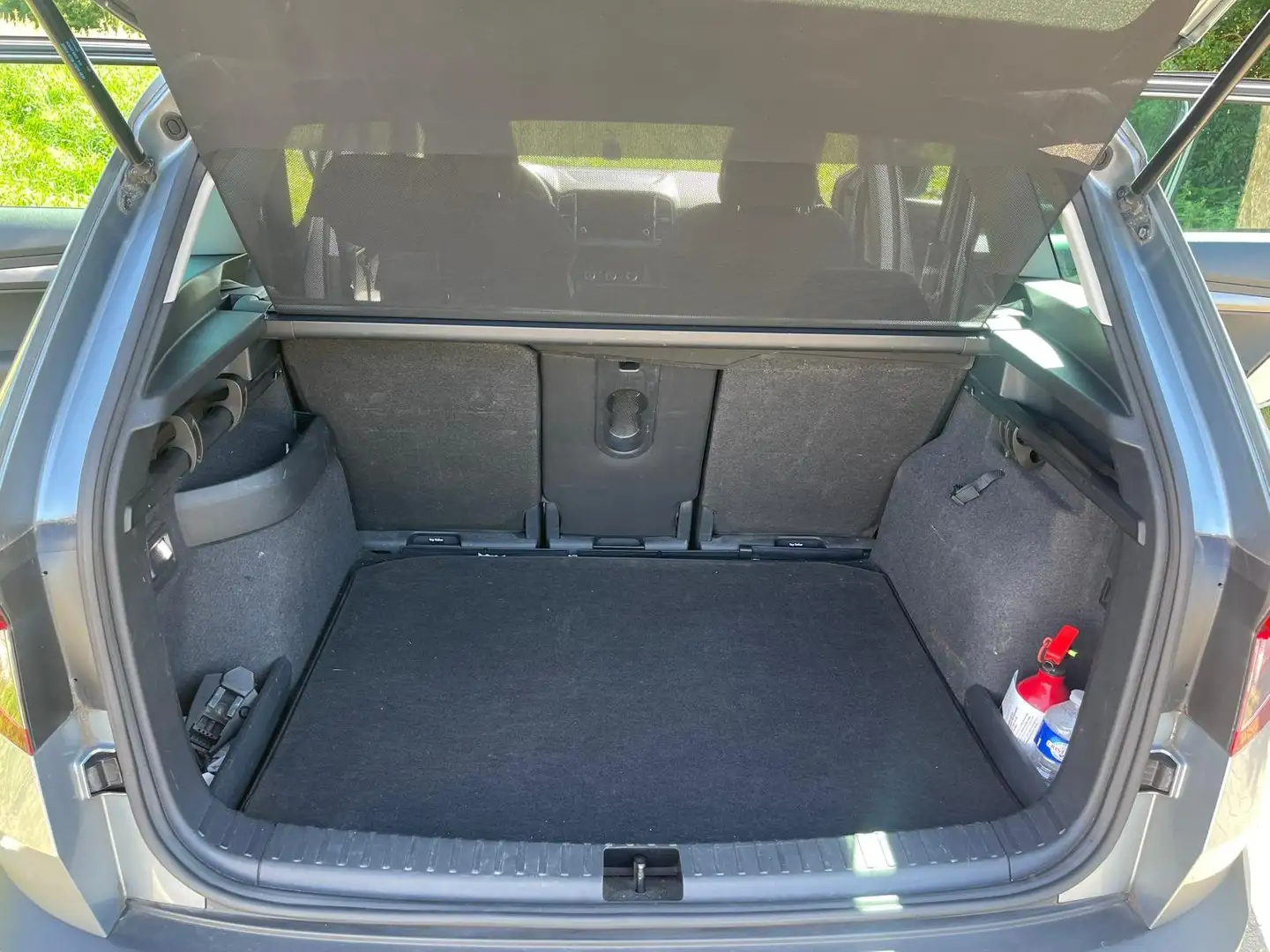 Skoda Karoq 1.6 CR TDi Ambition DSG Gris - 1