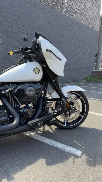 Harley-Davidson Street Glide - foto 4