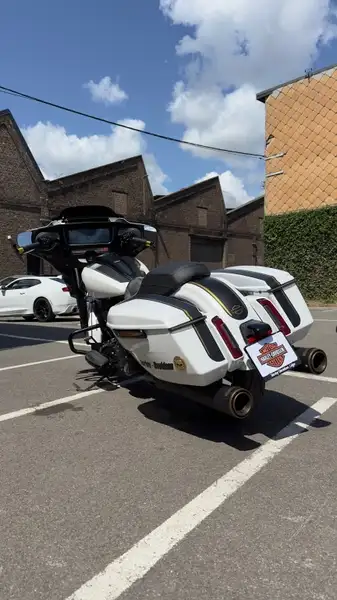 Harley-Davidson Street Glide - foto 5