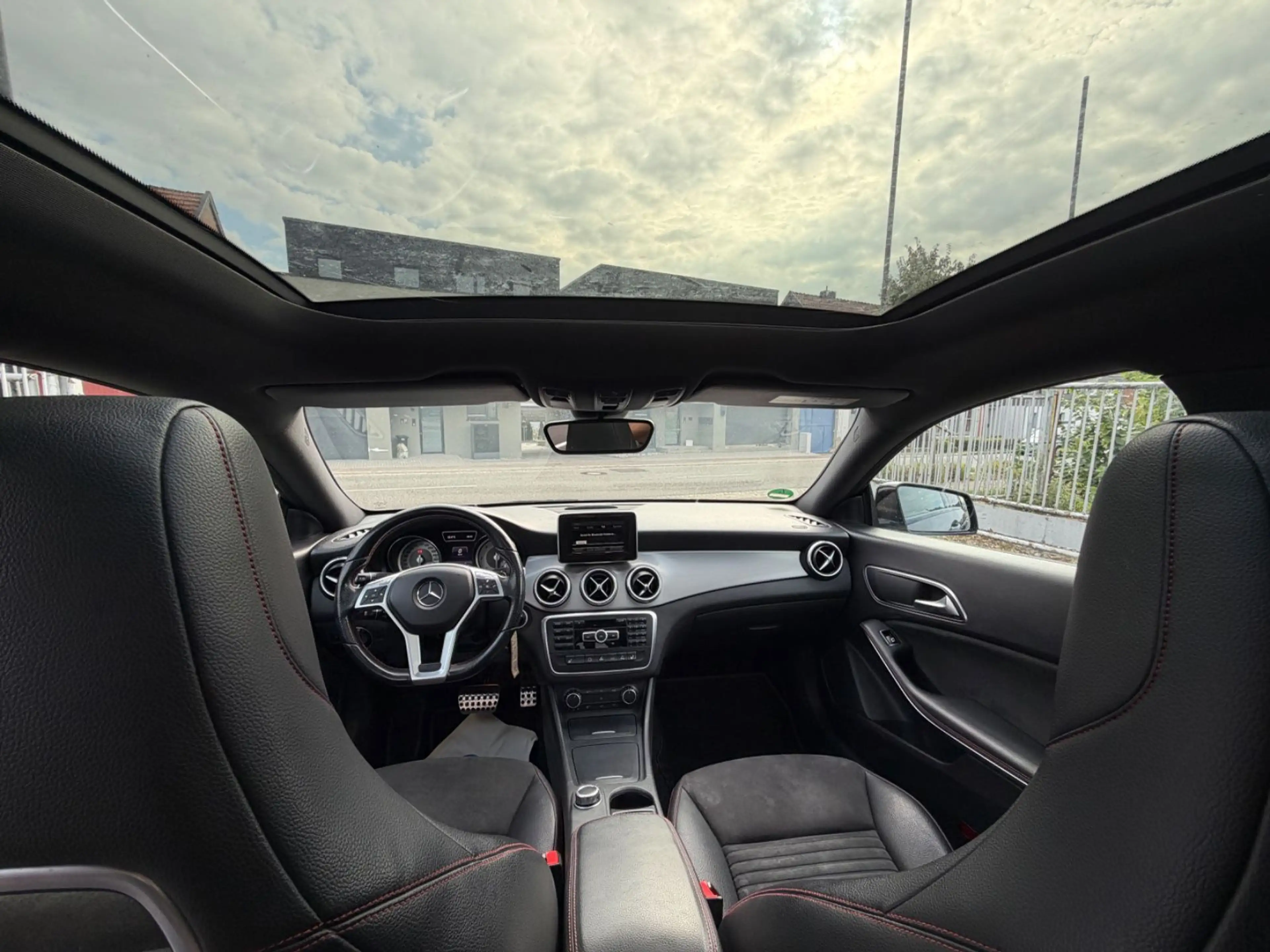 Mercedes-Benz CLA 220 ´CLA 220 CDI  AMG Line Navi Kamera Panorama — photo 9