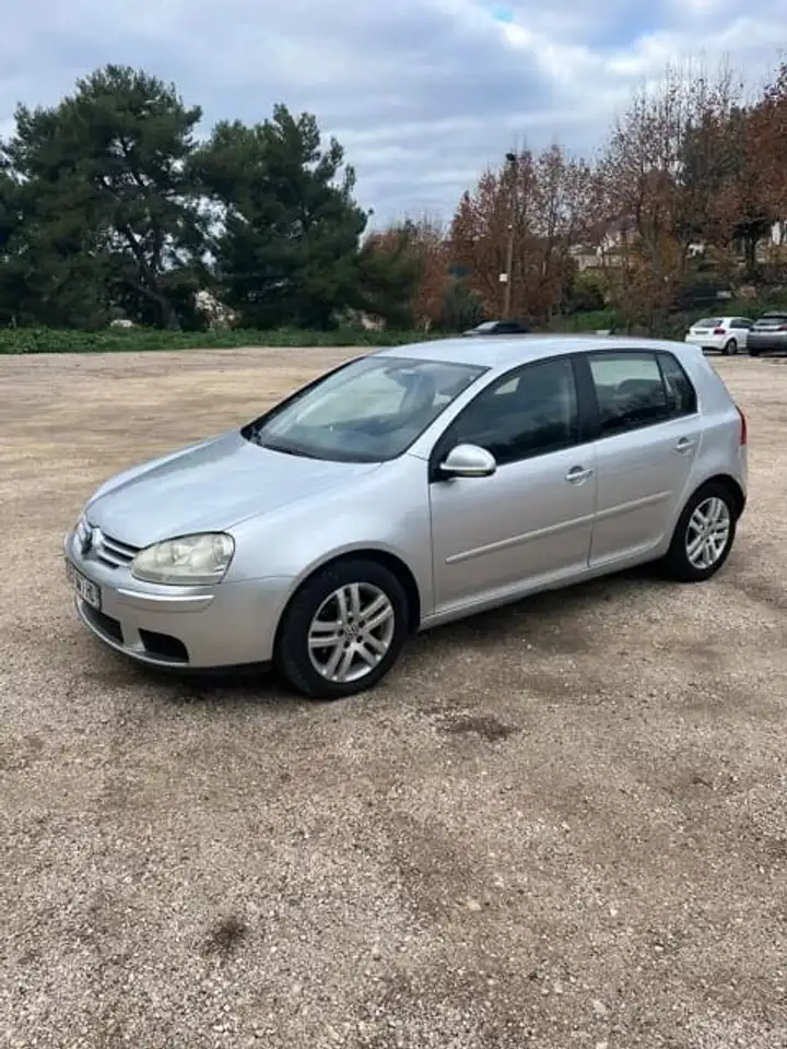 Volkswagen Golf 1.9 TDI 105 FAP Confortline