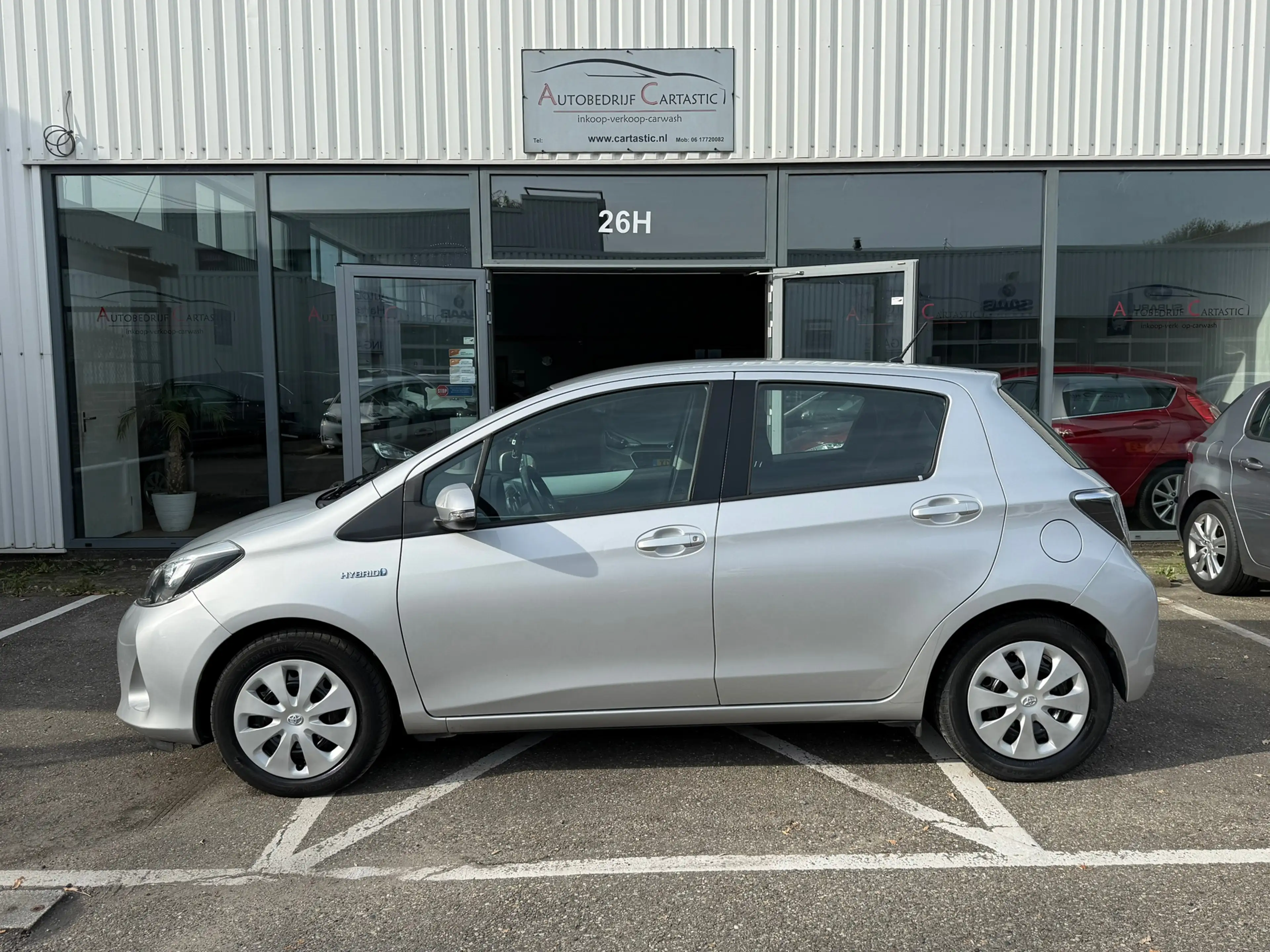 Toyota Yaris 1.5 Full Hybrid Aspiration NAVI | CAMERA | CRUISE — photo 4