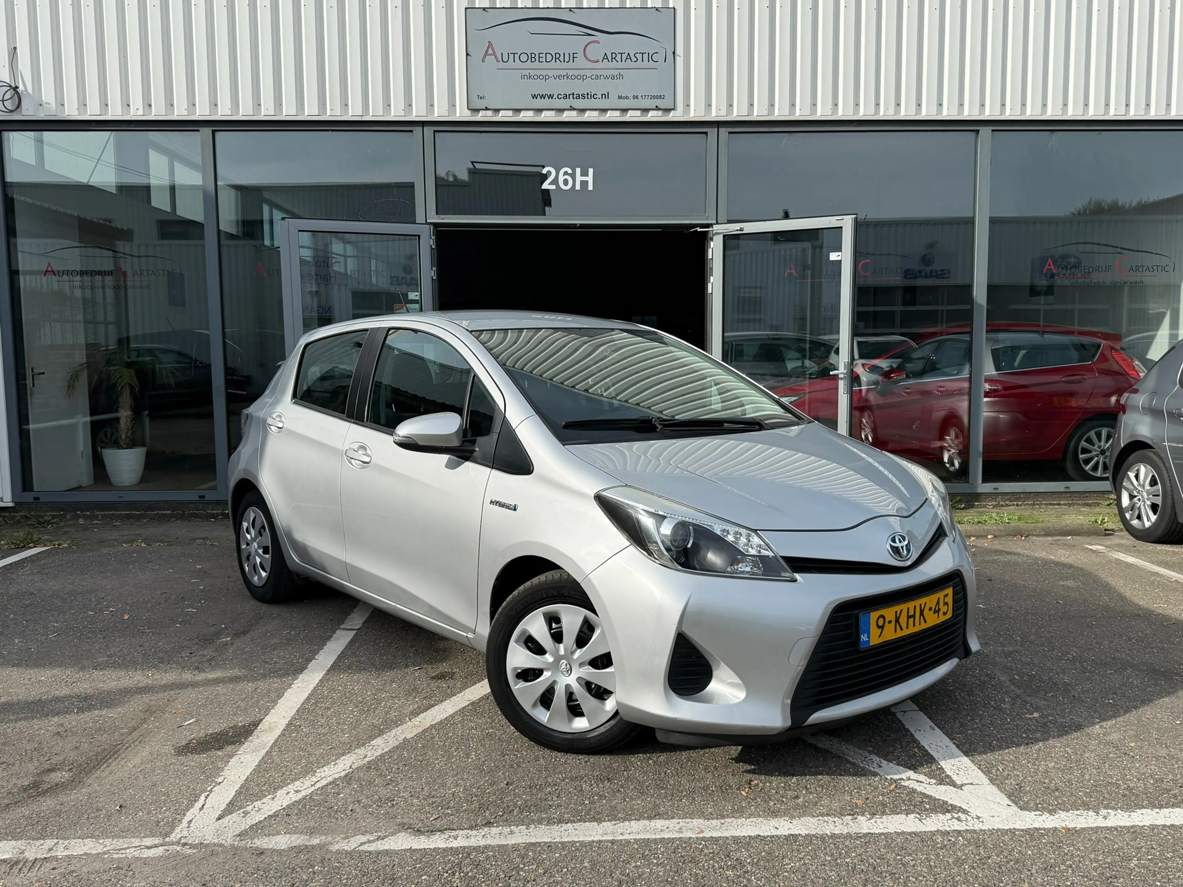 Toyota Yaris 1.5 Full Hybrid Aspiration NAVI | CAMERA | CRUISE — photo 3