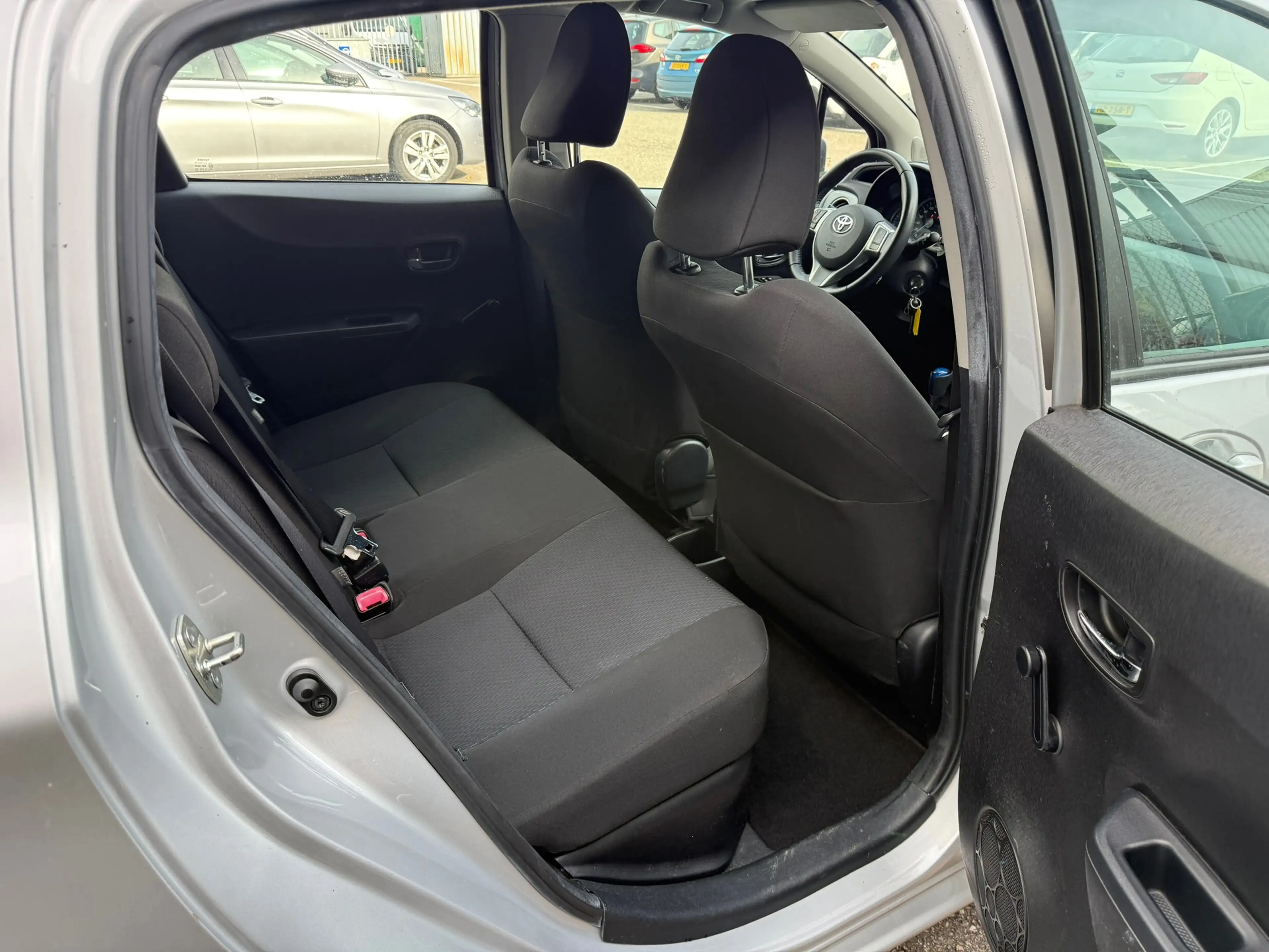 Toyota Yaris 1.5 Full Hybrid Aspiration NAVI | CAMERA | CRUISE — photo 10