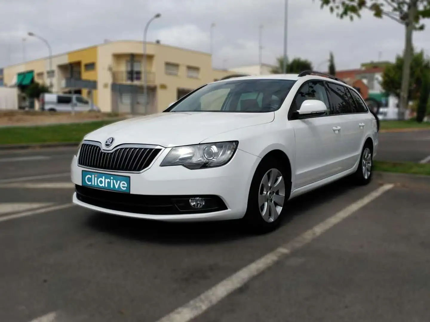 Skoda Superb Combi 2.0TDI CR Active Blanco - 2