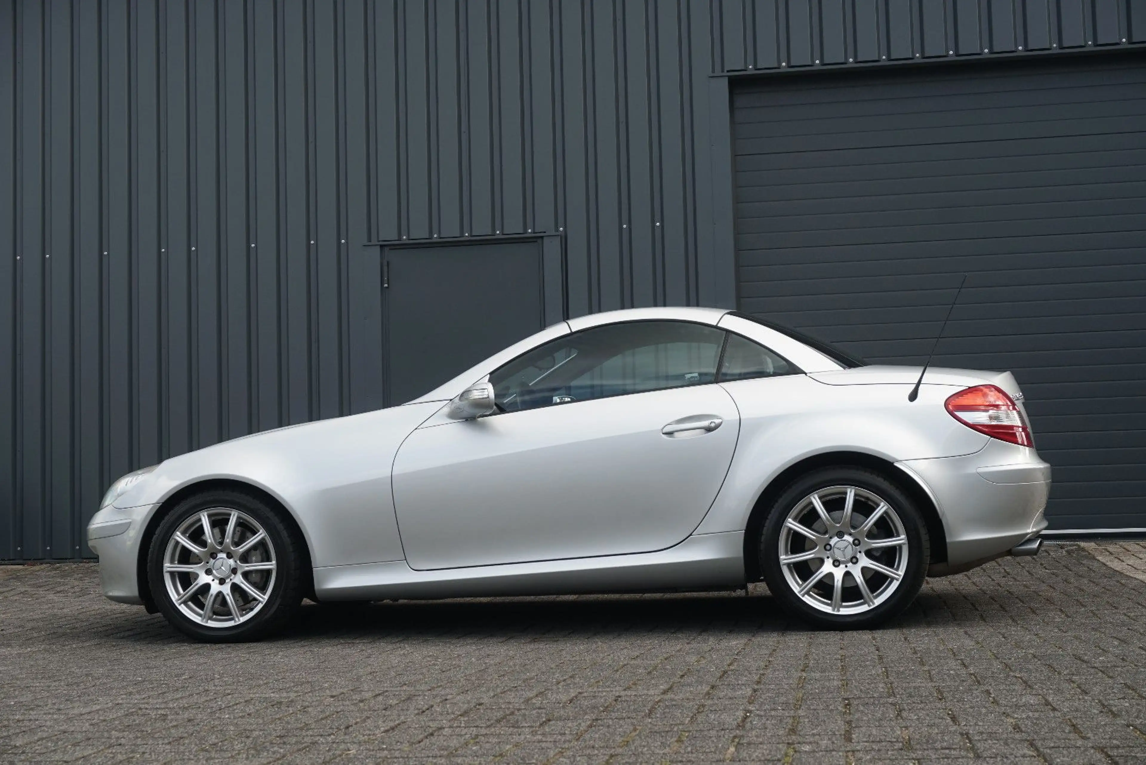 Mercedes-Benz SLK 350 V6 Navi Klima PDC SHZ Leder Bi-Xenon — photo 4