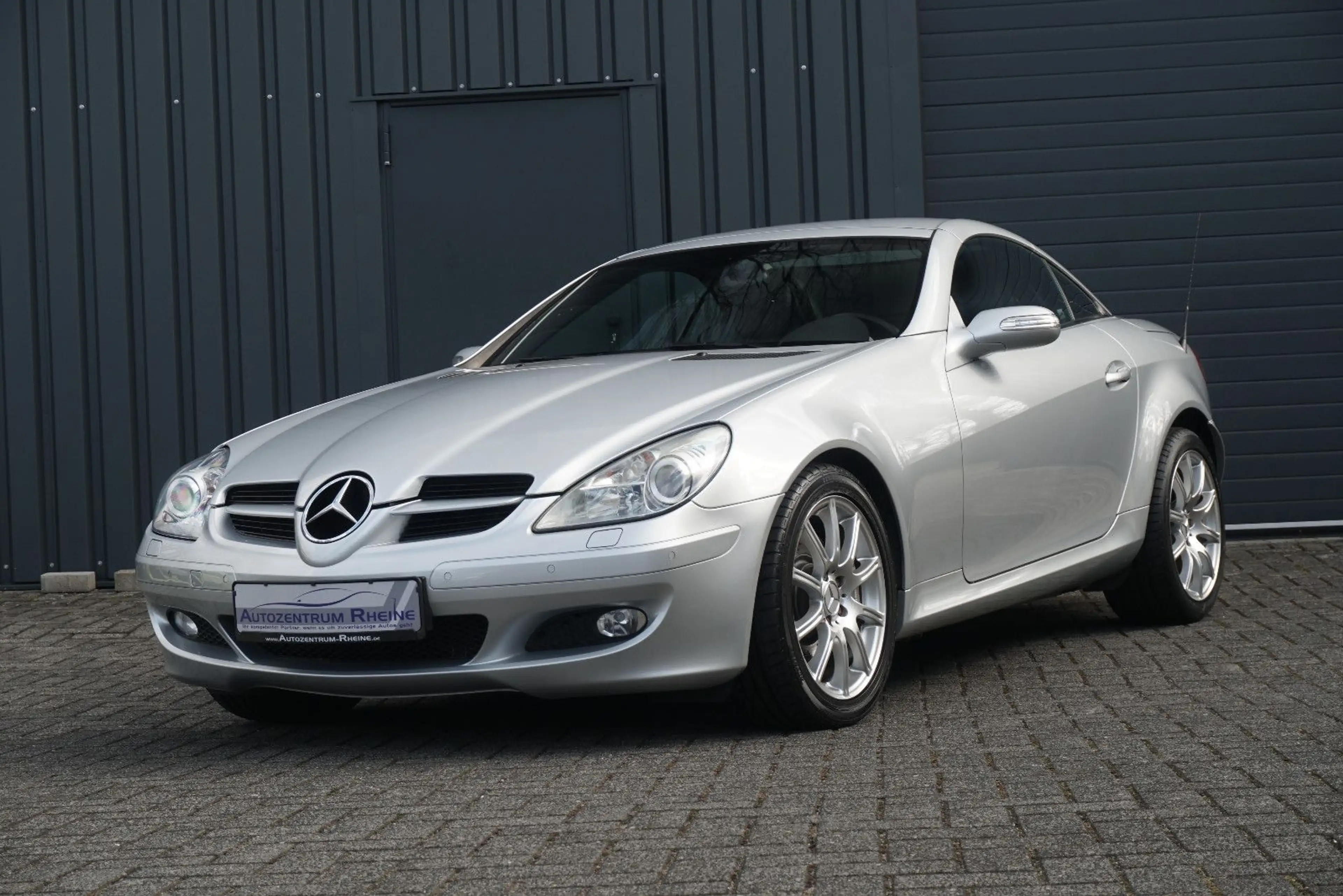 Mercedes-Benz SLK 350 V6 Navi Klima PDC SHZ Leder Bi-Xenon — photo 3