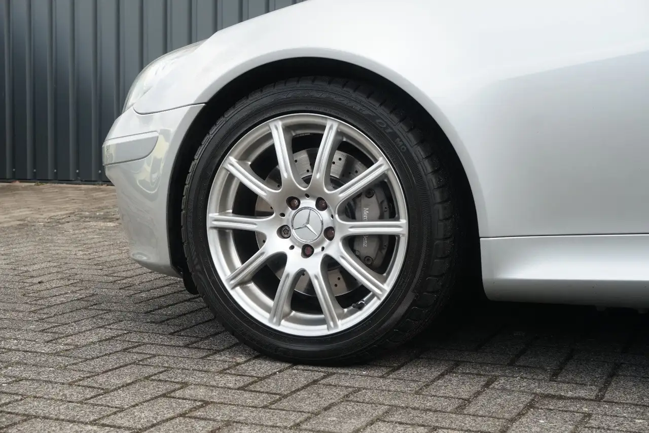 Mercedes-Benz SLK 350 V6 | 272 ch | BVA | Cuir | Sièges chauffants | GPS Comand | Bi-Xénon | Radars AV/AR