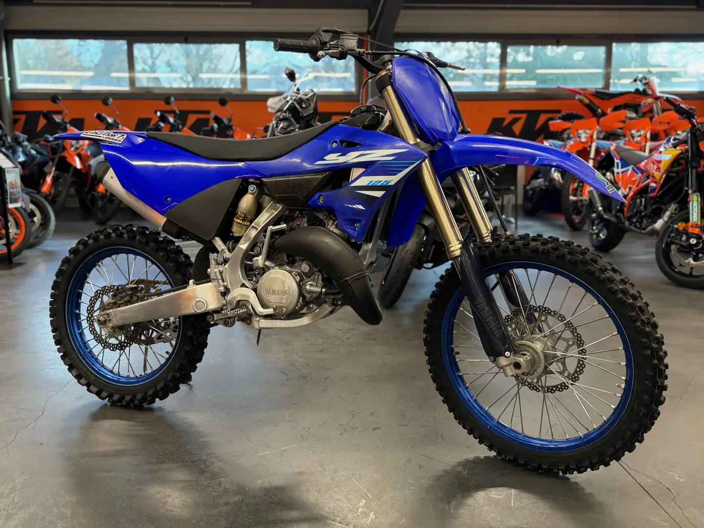 Yamaha YZ 125 Bleu - 1