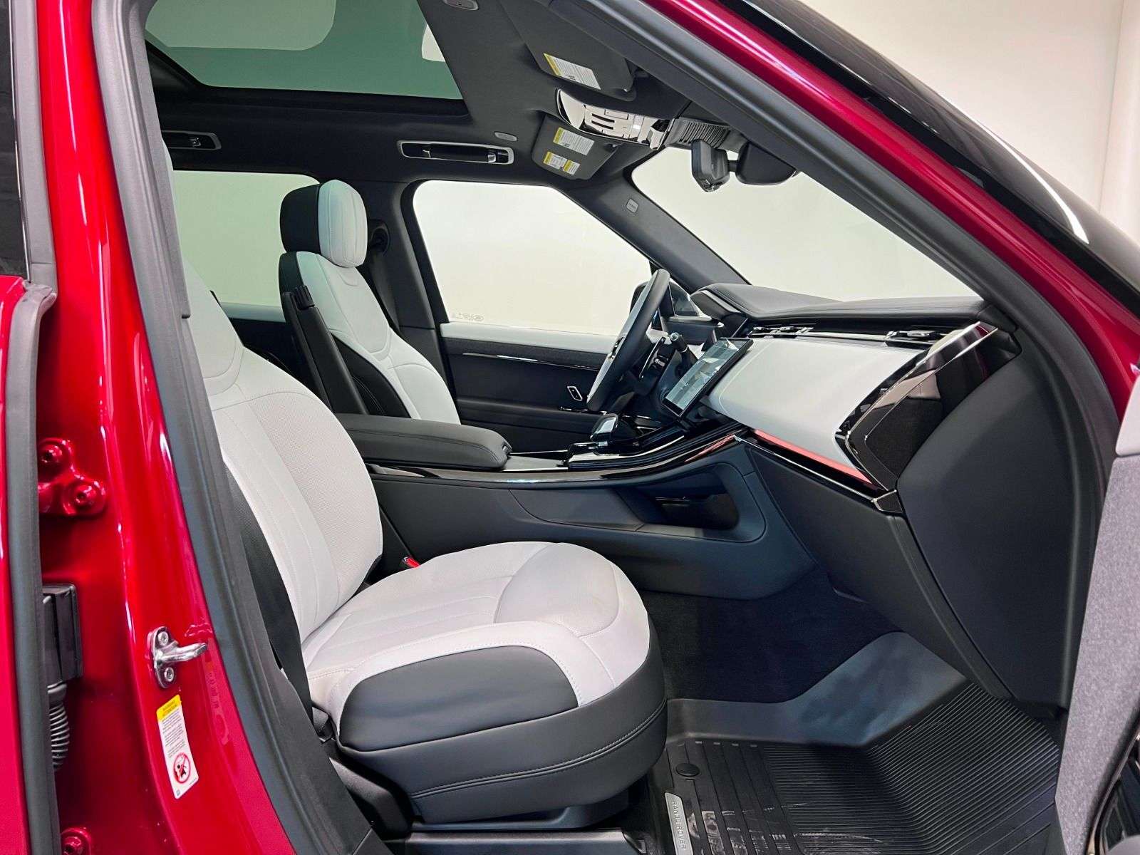 2026 Land Rover Range Rover Sport P400 DYNAMIC HSE alt 5
