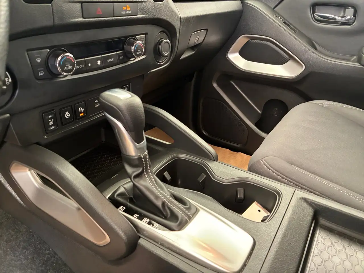 Nissan Frontier снимка Nissan Frontier