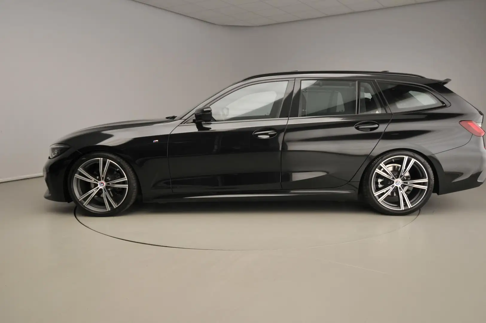 BMW 320 3 Serie Touring 320i | M-Sportpakket | LED | Leder Zwart - 2