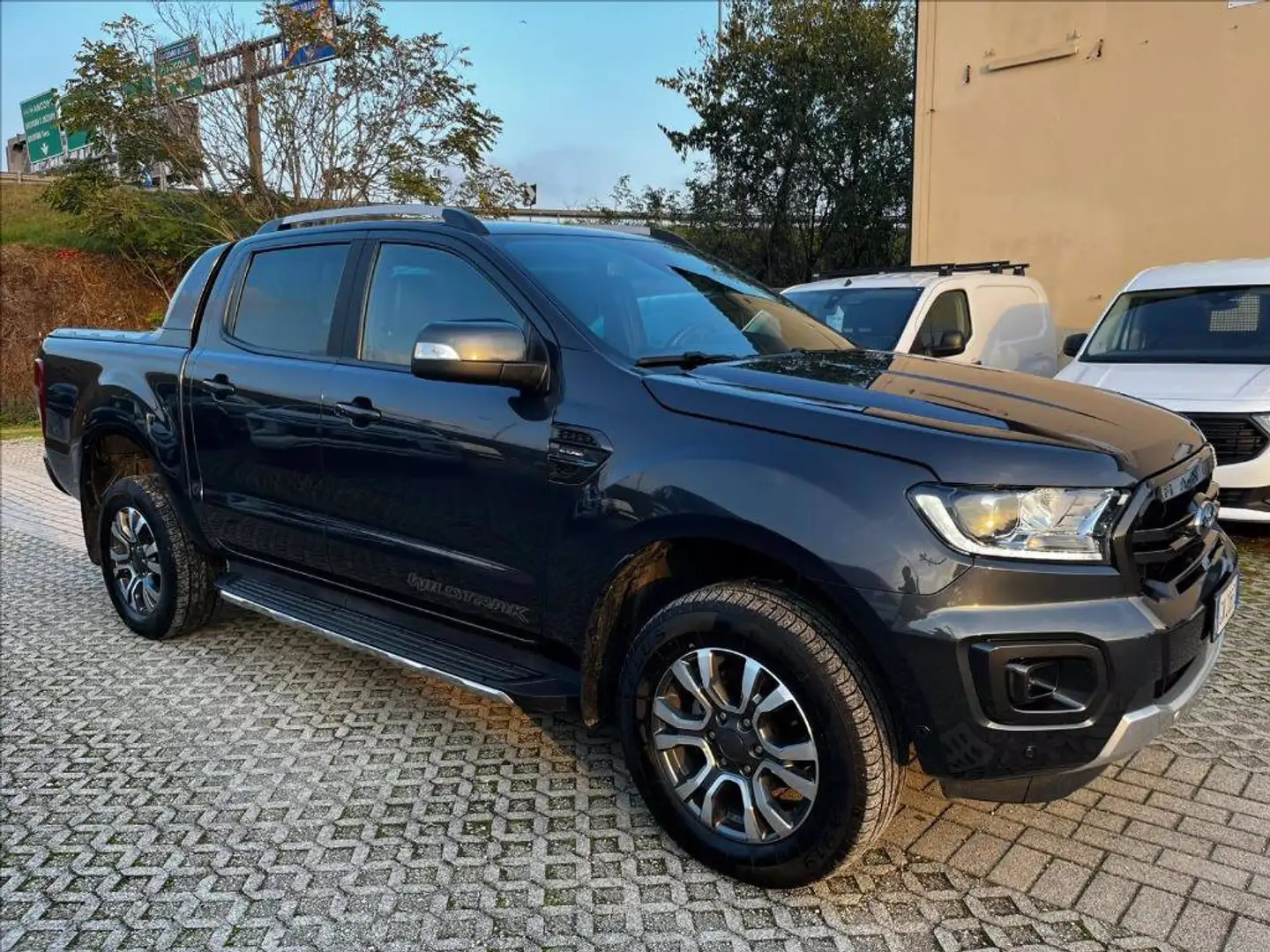 Ford Ranger 2.0 ecoblue double cab Wildtrak 213cv auto Gris - 1