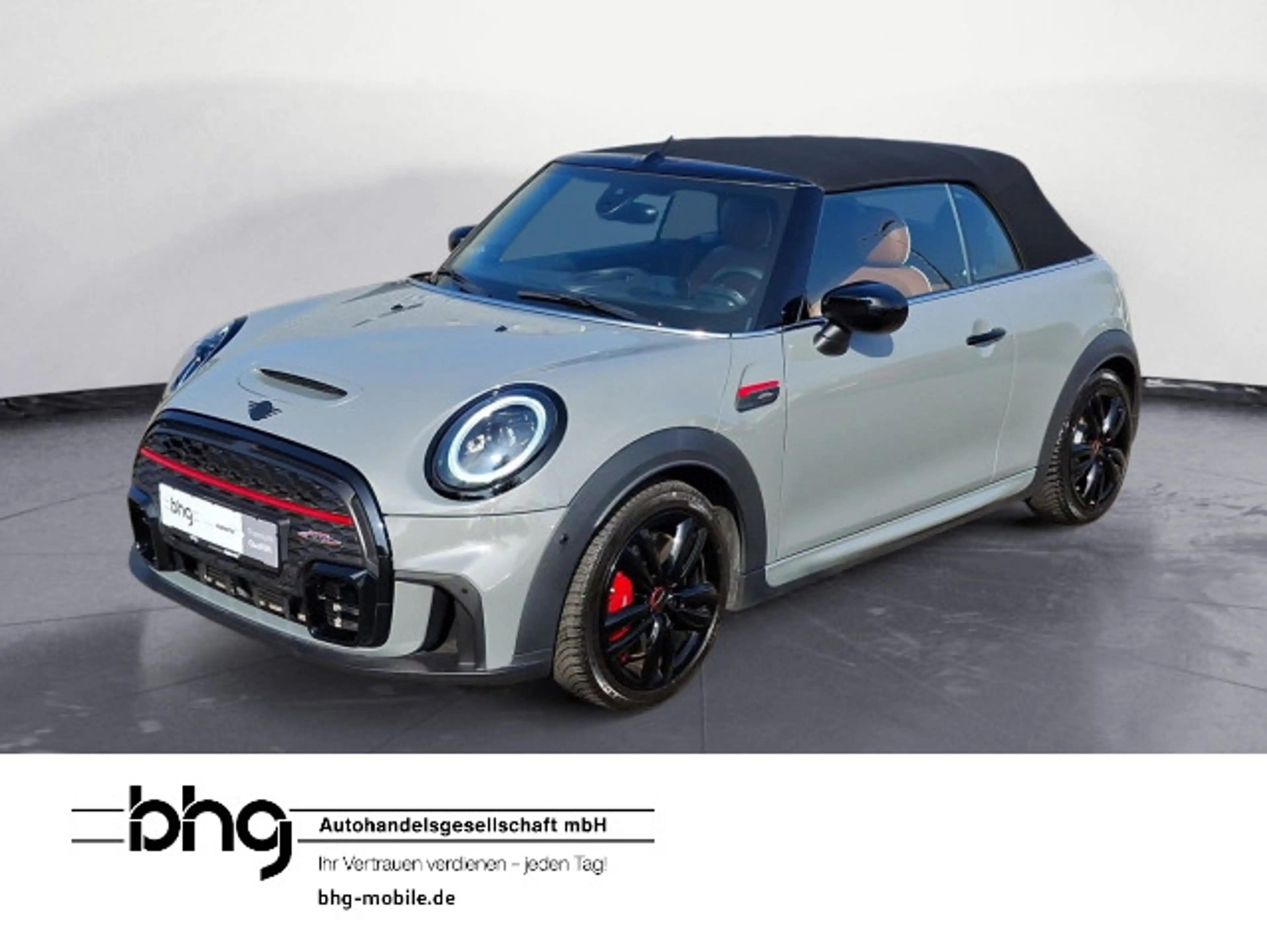 MINI John Cooper Works Cabrio JCW Trim DrivingAssist