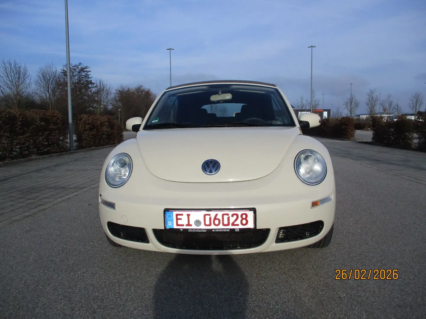 Volkswagen New Beetle Cabriolet 1.6 Beige - 2