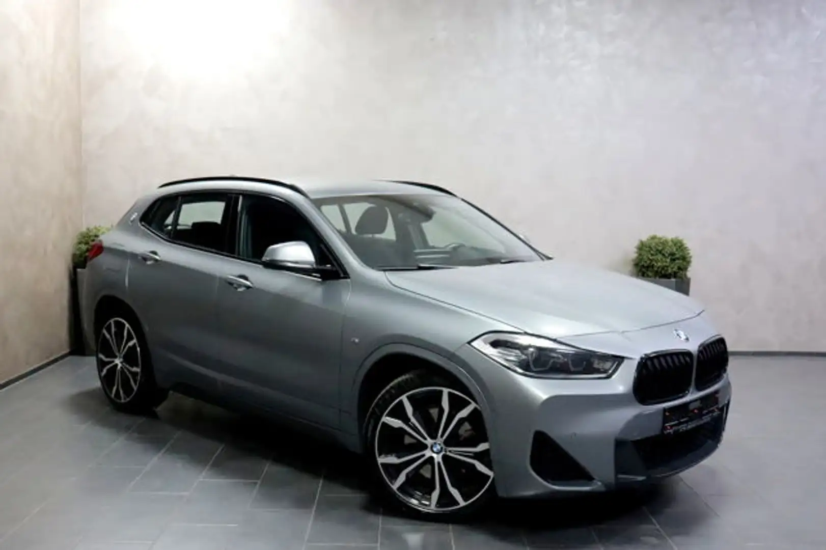 BMW X2 xDrive 20 M Sport Aut. AHK LED HUD NAV 20ZOLL MODE Grau - 2
