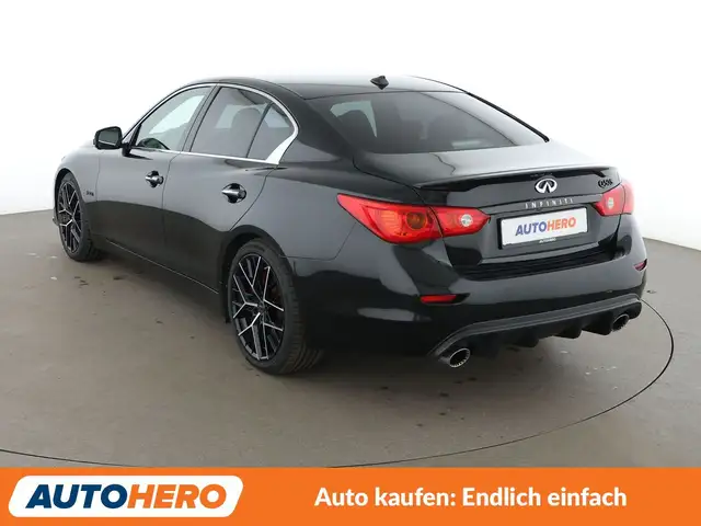 Infiniti Q50 view 4