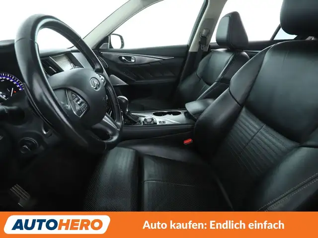 Infiniti Q50 view 10