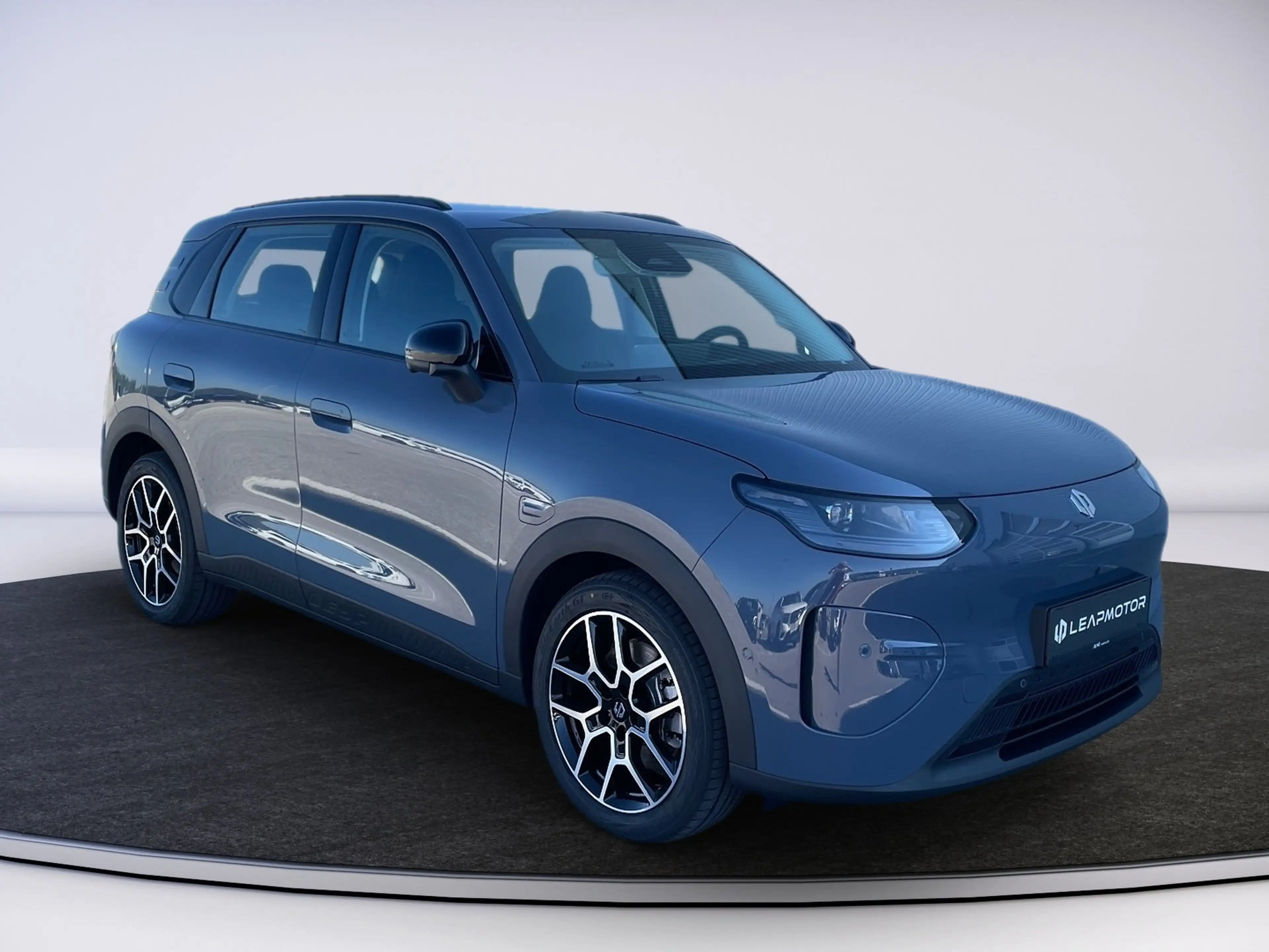 Leapmotor B03X DESIGN PROMAX 53 kWh — photo 7