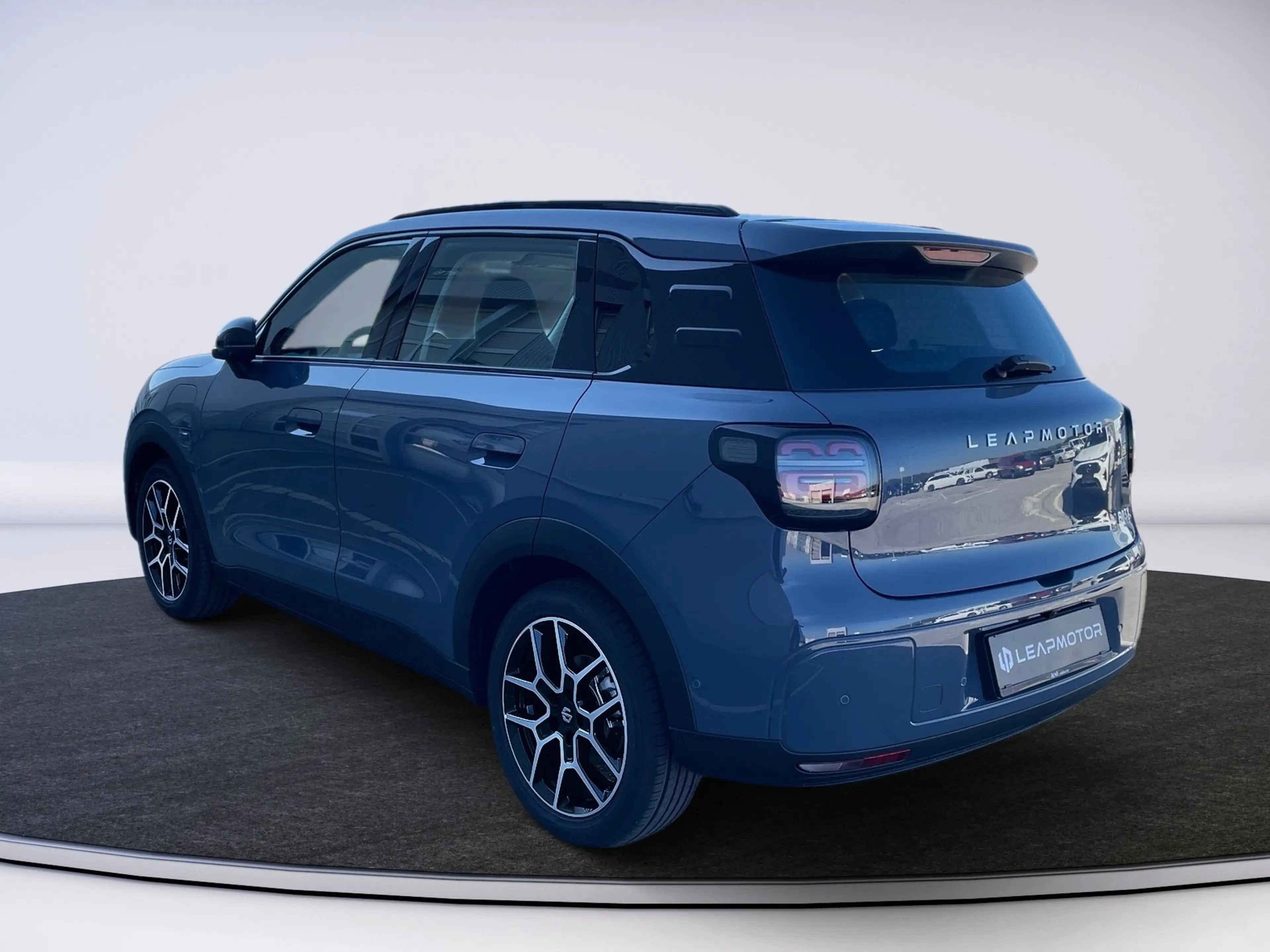 Leapmotor B03X DESIGN PROMAX 53 kWh — photo 4