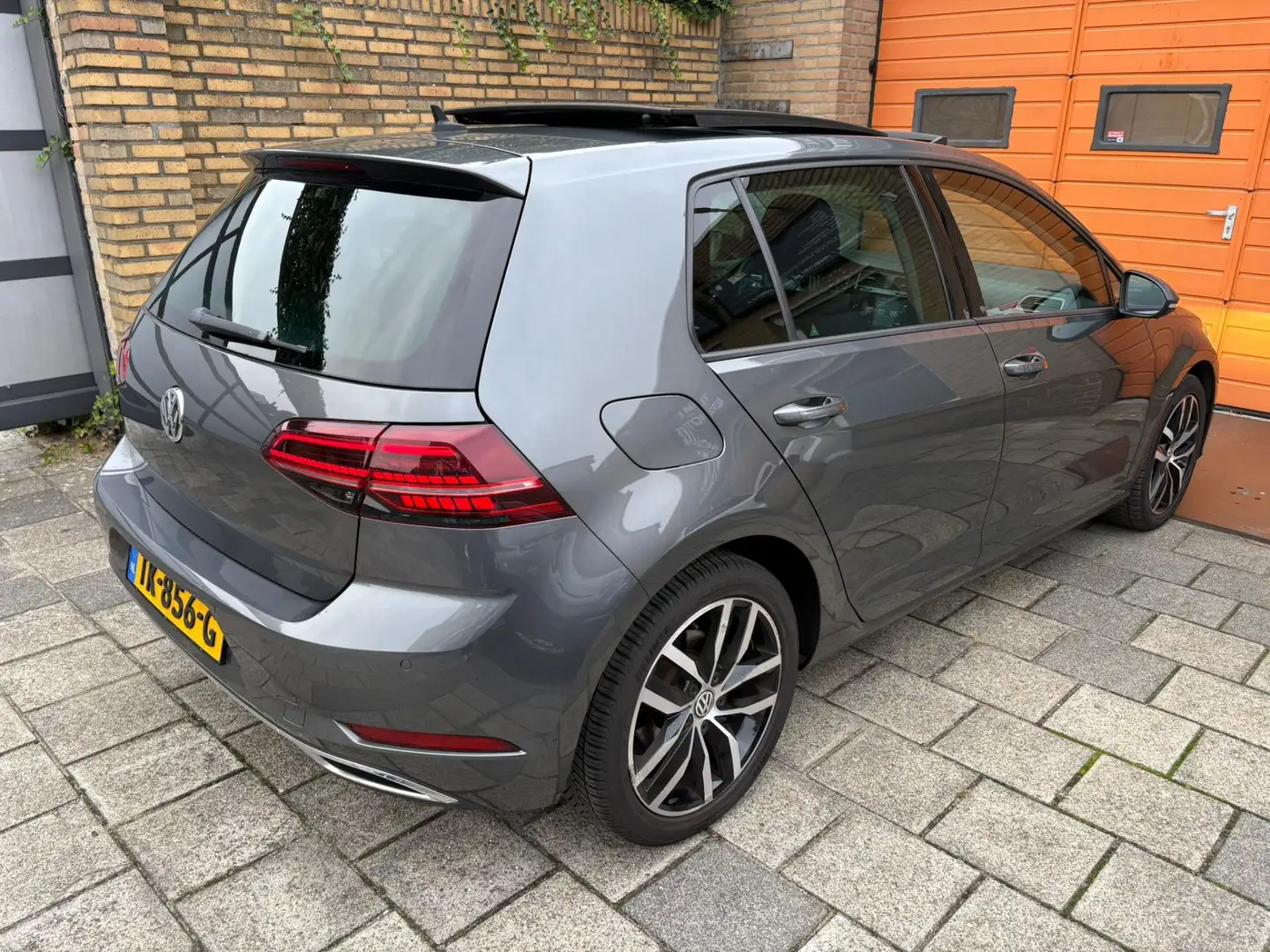 Volkswagen Golf 1.5 TSI Highline Business R (FULL OPTIONS!) Gris - 2
