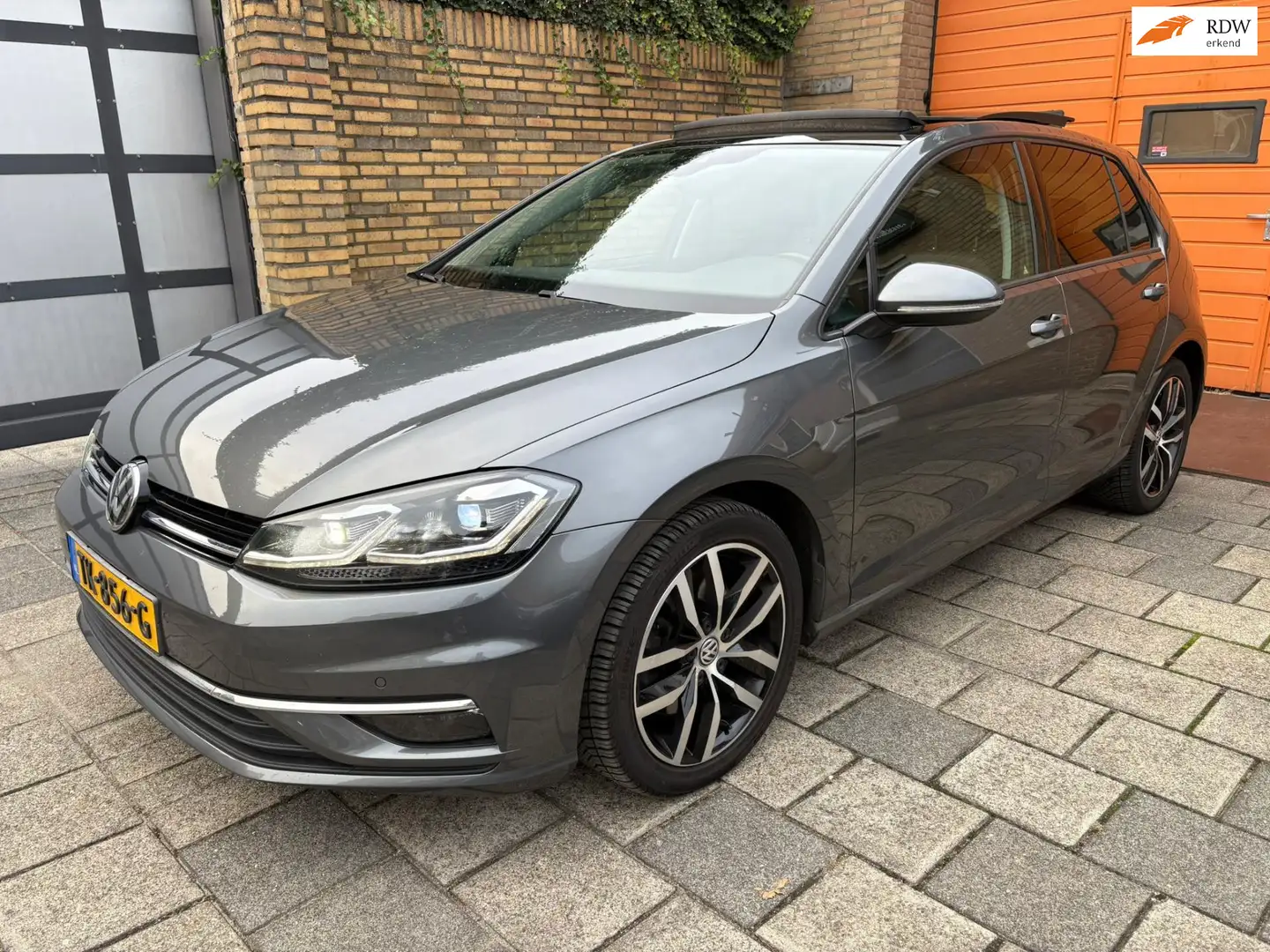 Volkswagen Golf 1.5 TSI Highline Business R (FULL OPTIONS!) Gris - 1