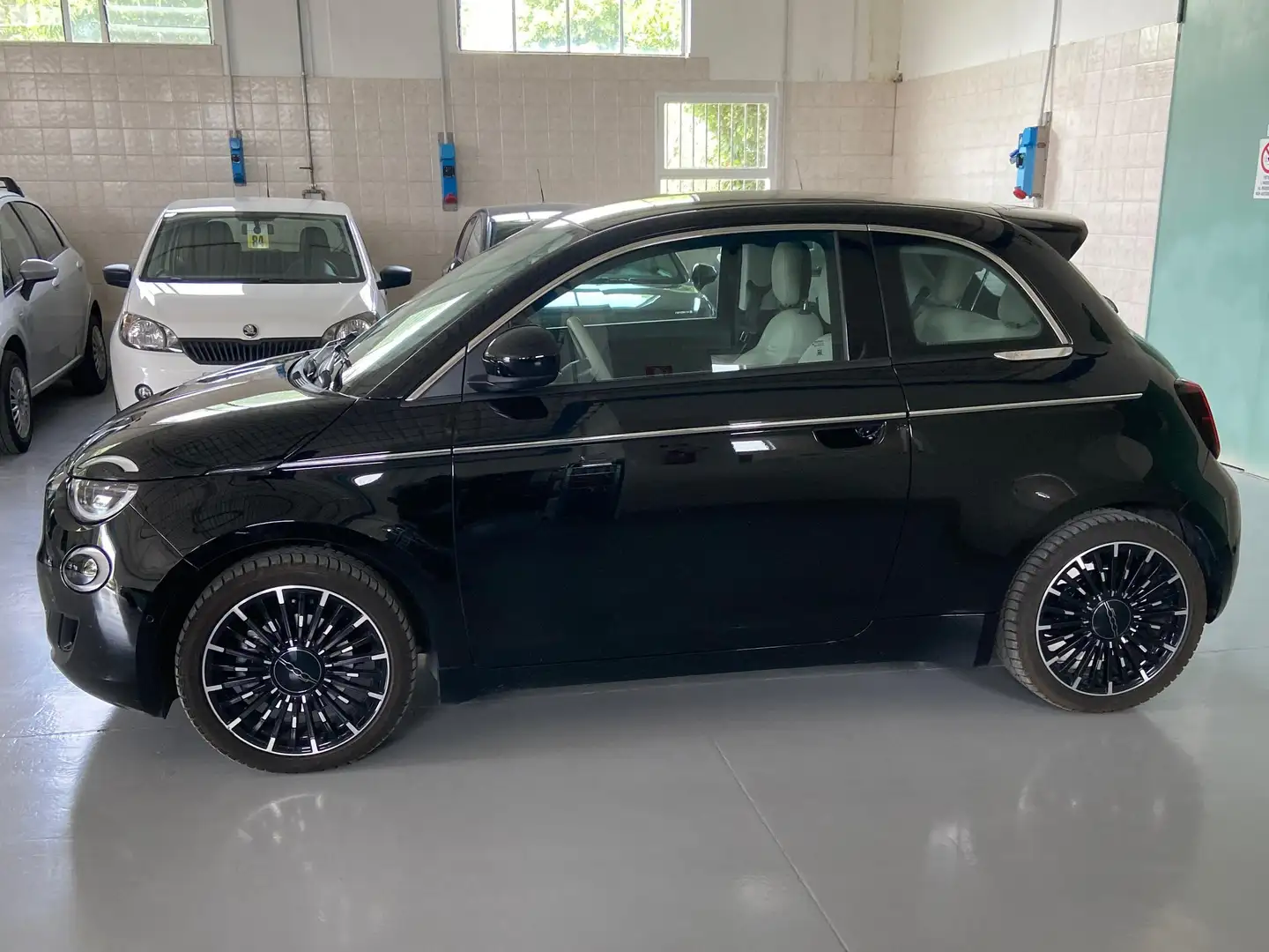 Fiat 500e 500e 3+1 42 kWh La Prima Noir - 2
