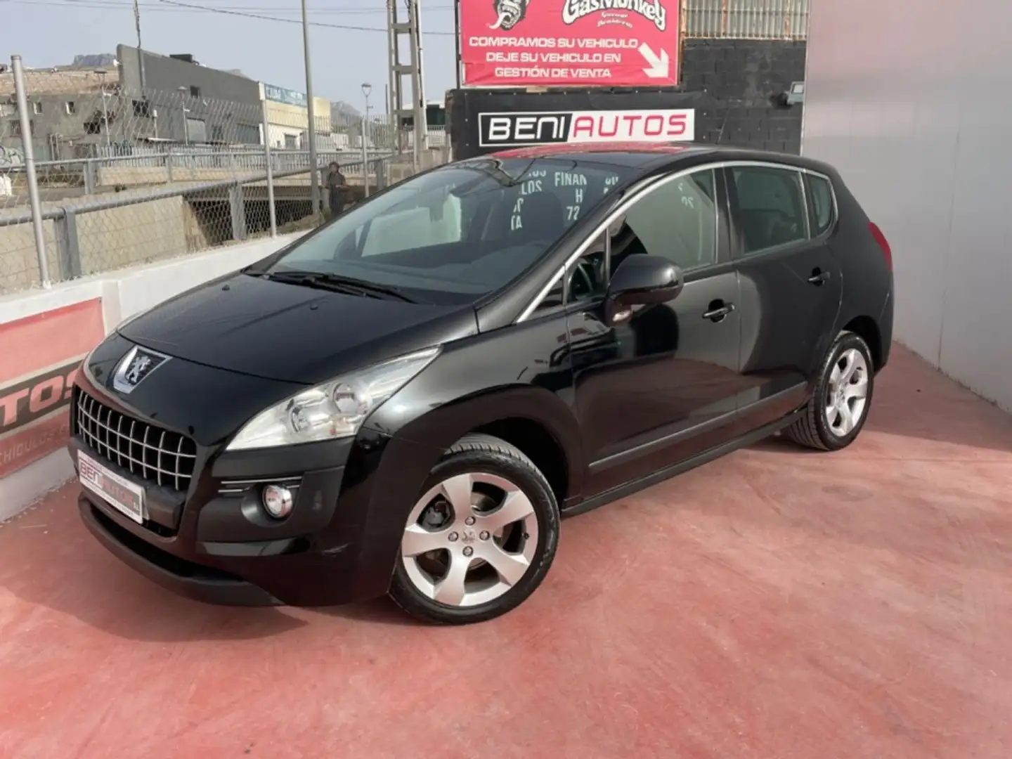Peugeot 3008 1.6HDI FAP Premium Negro - 1