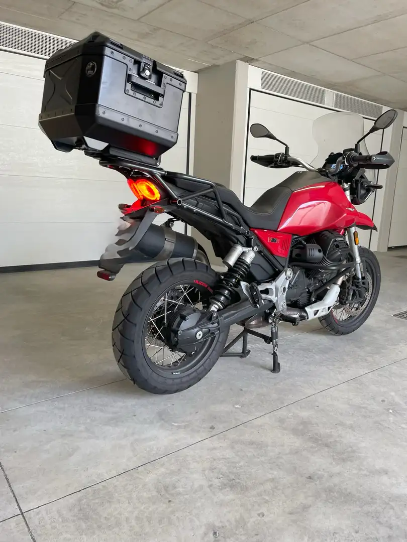 Moto Guzzi V 85 TT - 2