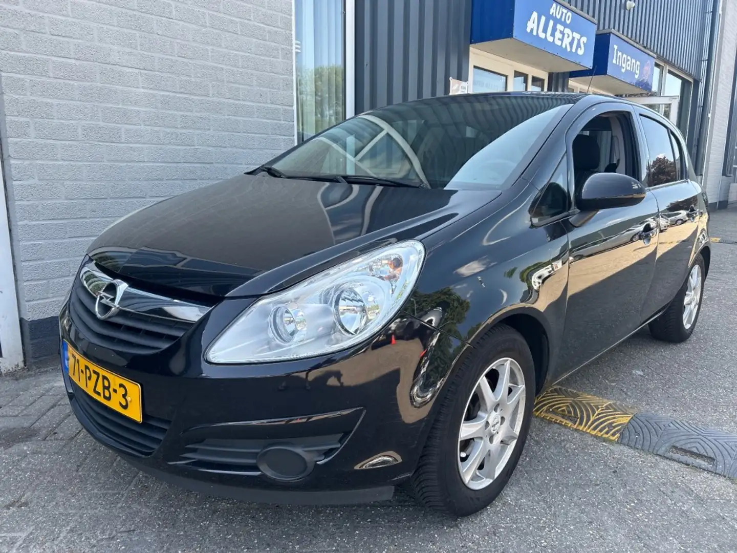 Opel Corsa 1.2-16V SELECTION Zwart - 2