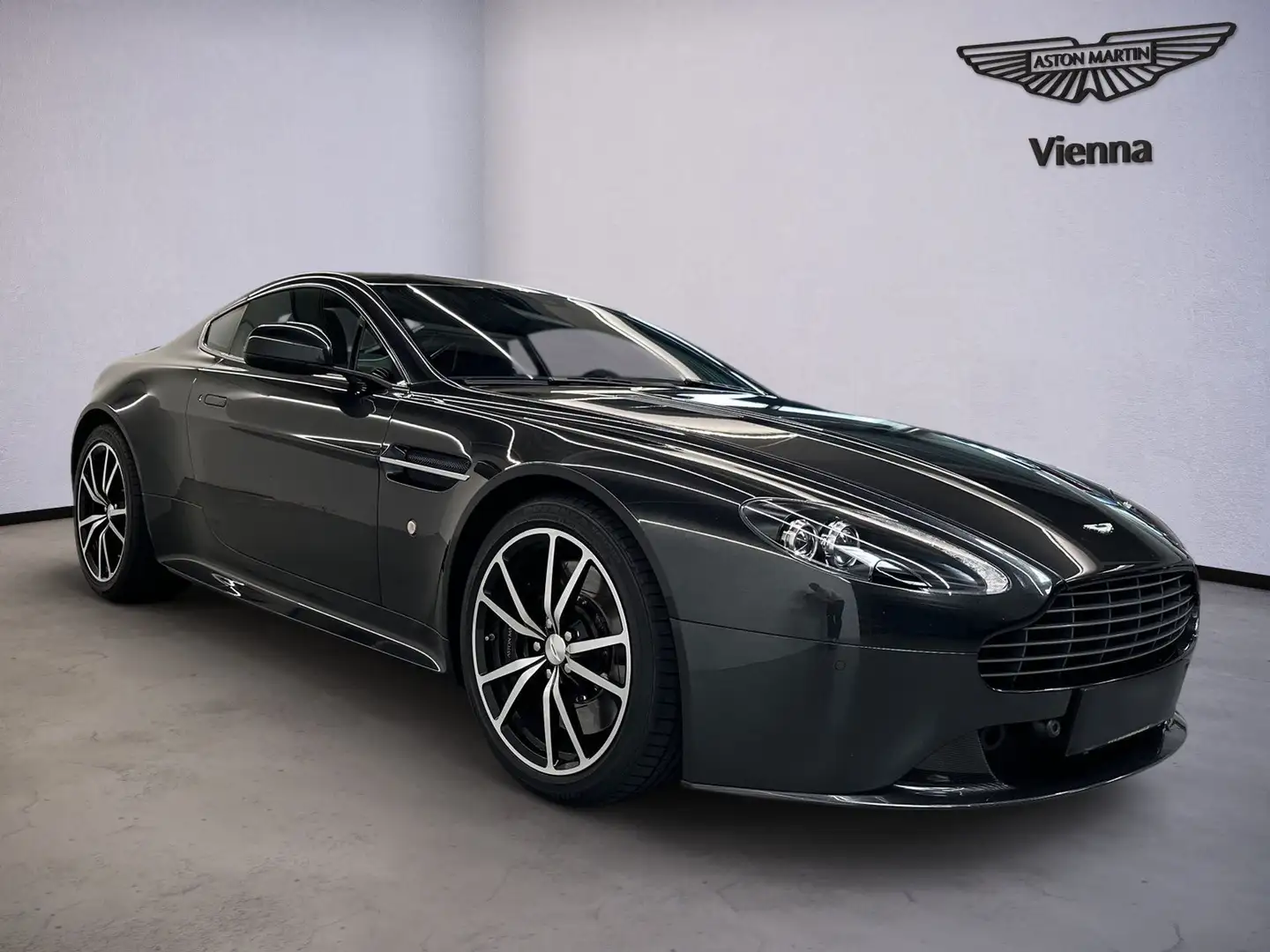 Aston Martin Vantage SP10 Coupé / Ceramic Grey / 1 of 384 / Grau - 2