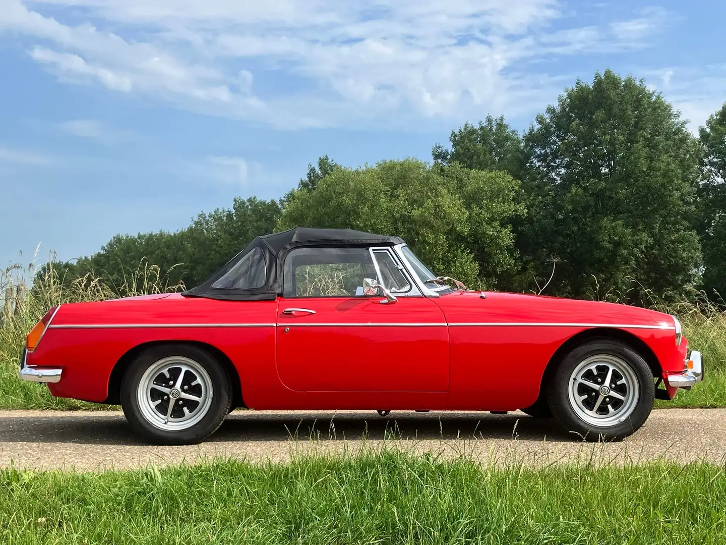 MG MGB 1972 Rood - 2