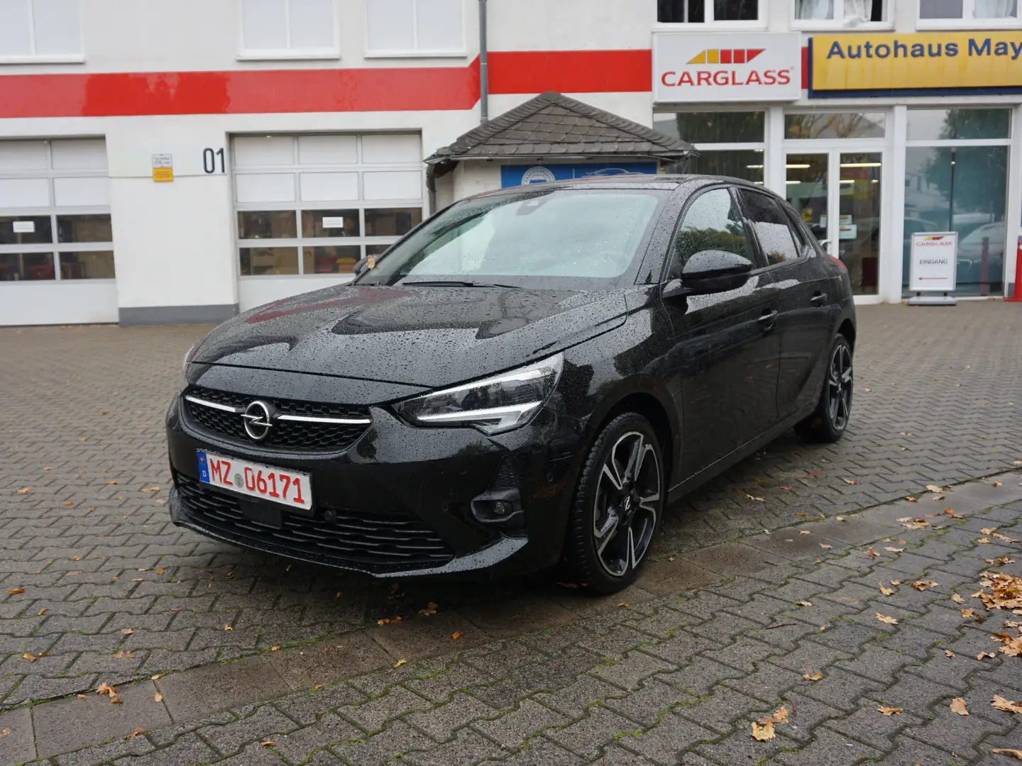 Opel Corsa GS Line Automatik Schwarz - 1