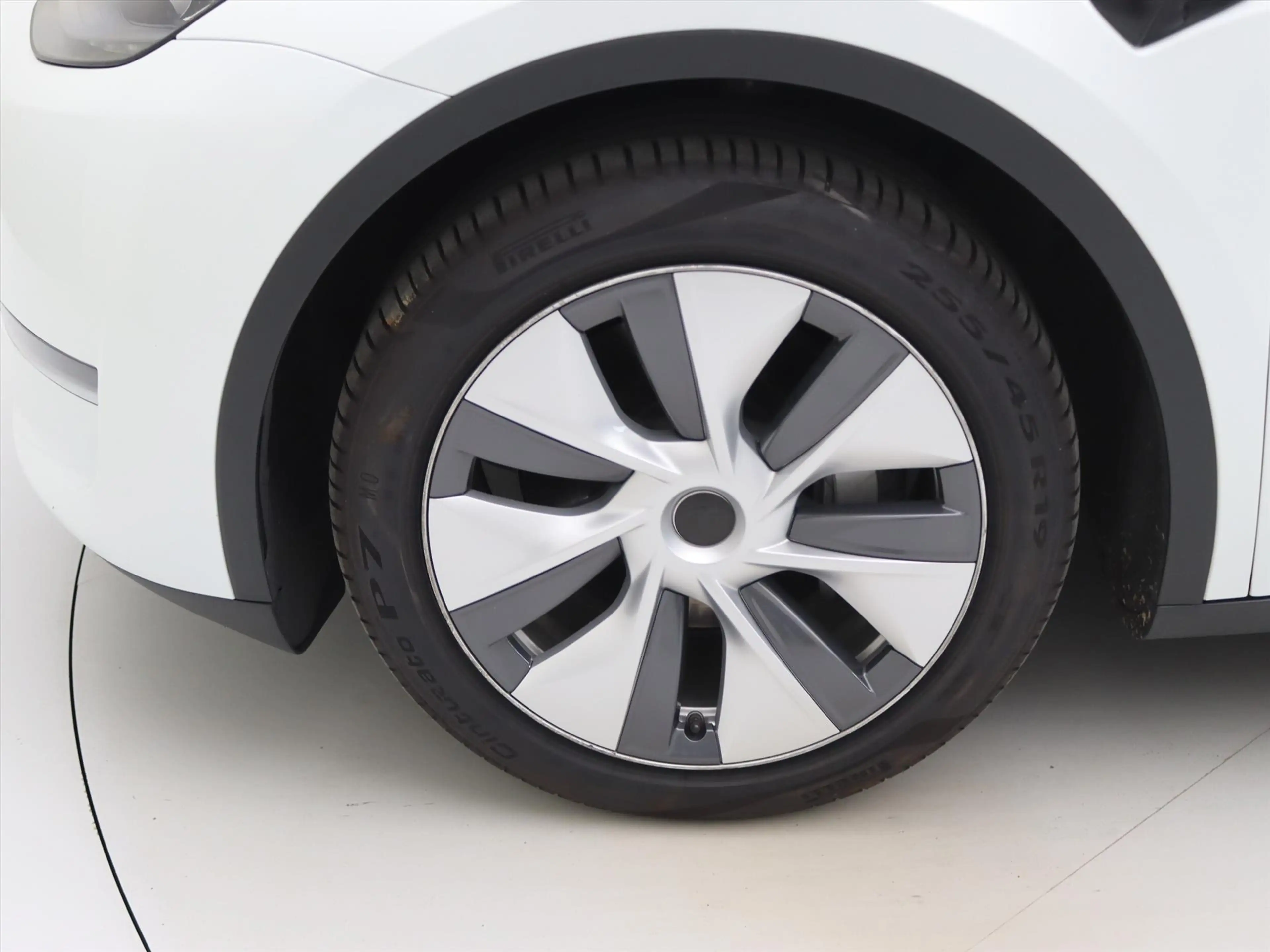 Tesla Model Y Long Range AWD 75kWh 351pk 91,3% SoH [ AMD RYZEN+A — photo 12