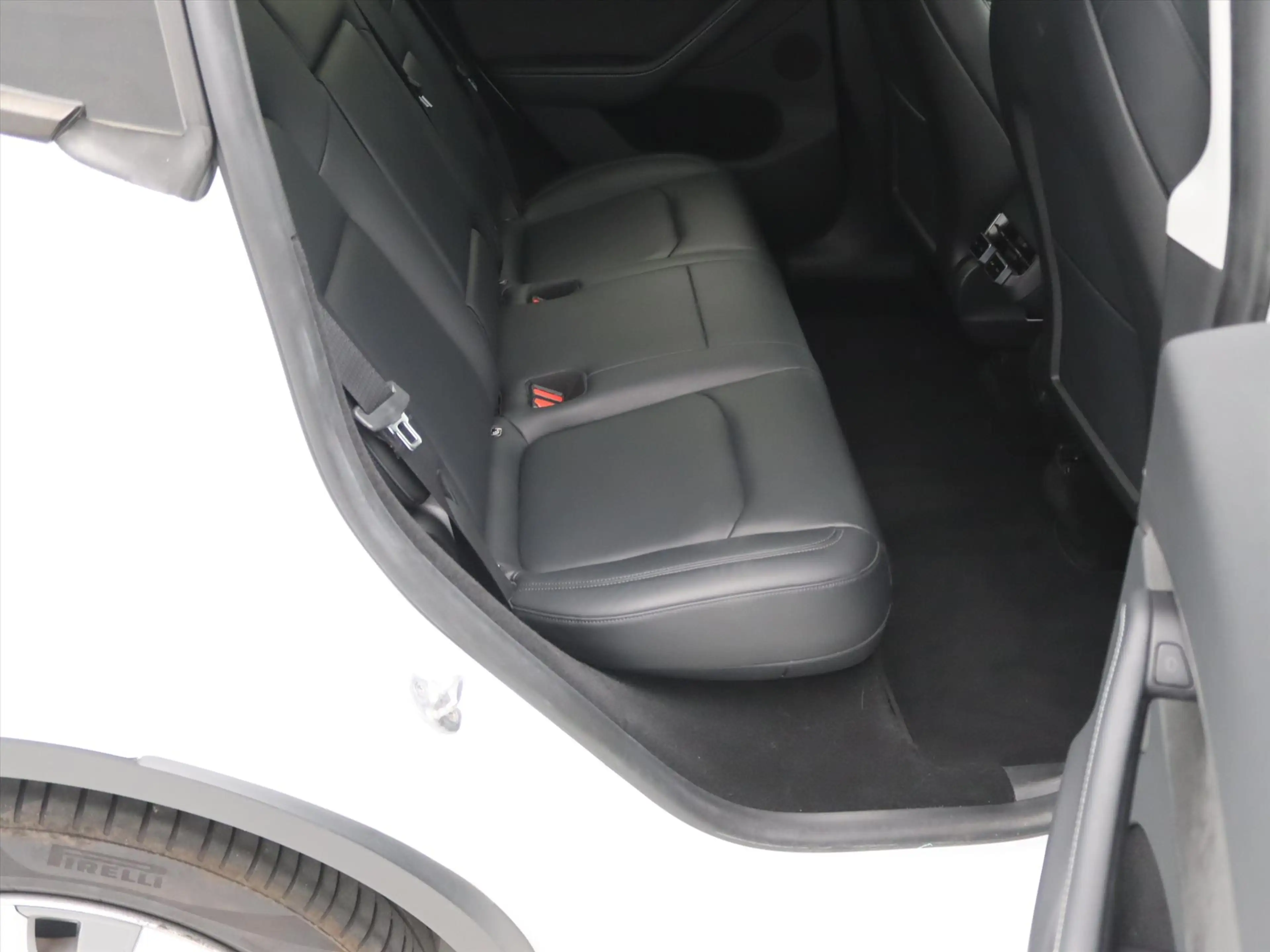 Tesla Model Y Long Range AWD 75kWh 351pk 91,3% SoH [ AMD RYZEN+A — photo 15