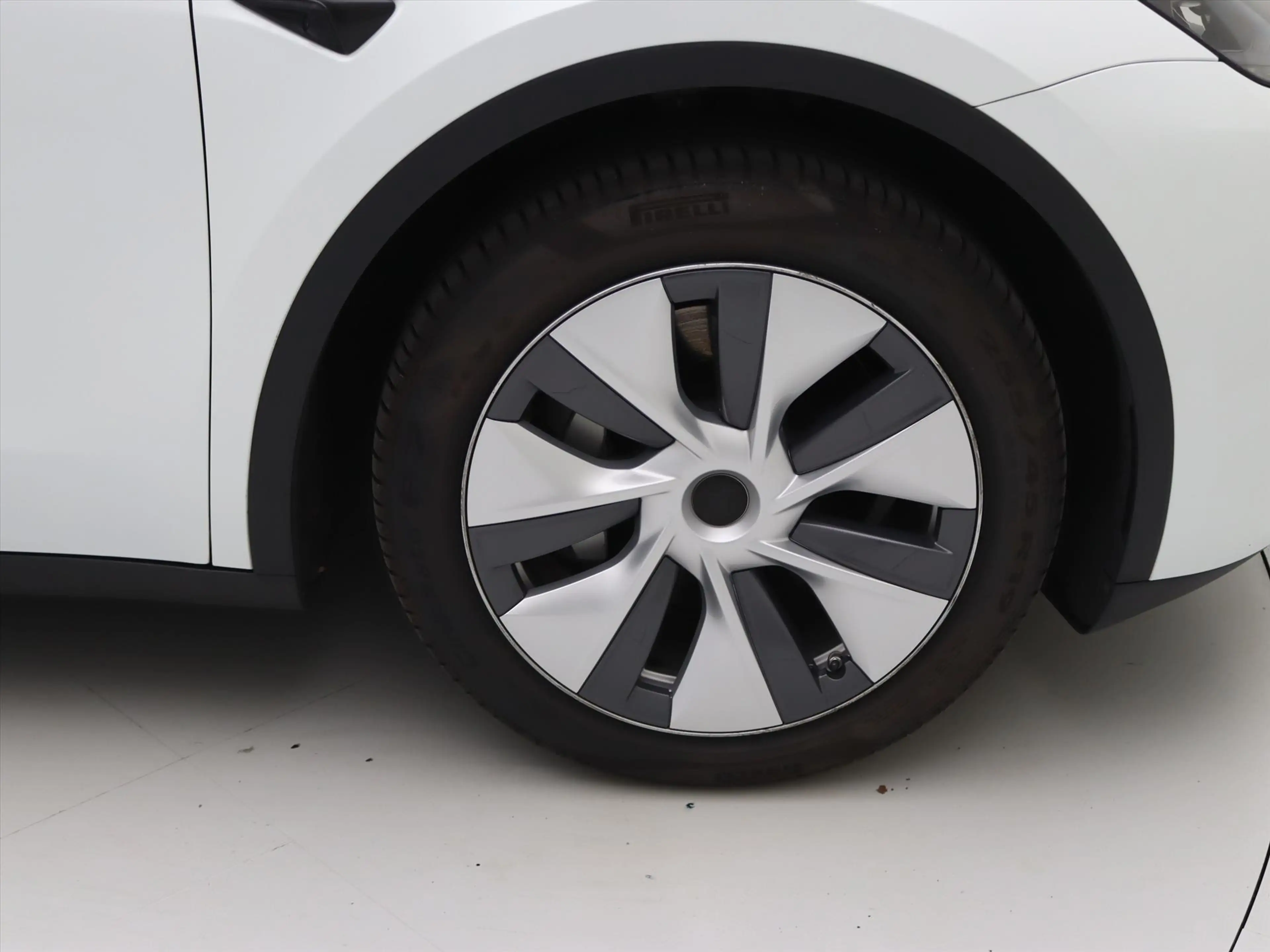 Tesla Model Y Long Range AWD 75kWh 351pk 91,3% SoH [ AMD RYZEN+A — photo 11