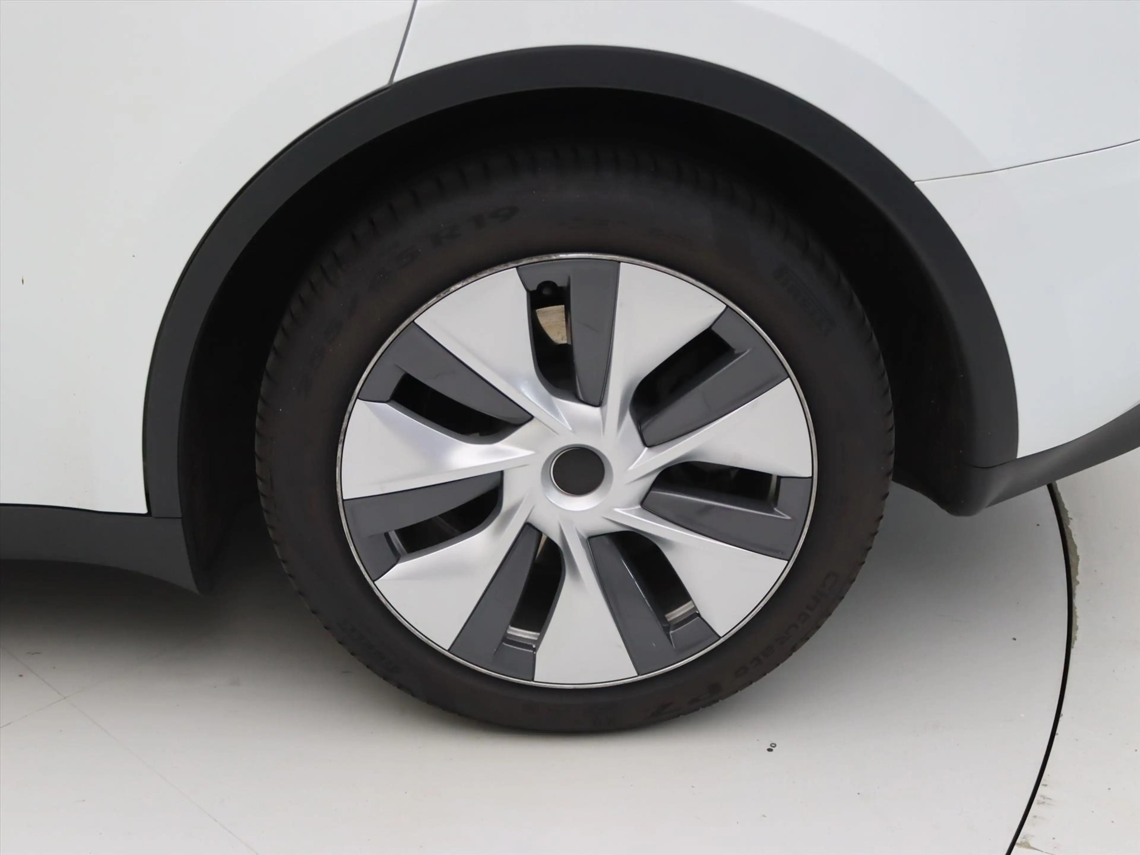 Tesla Model Y Long Range AWD 75kWh 351pk 91,3% SoH [ AMD RYZEN+A — photo 13