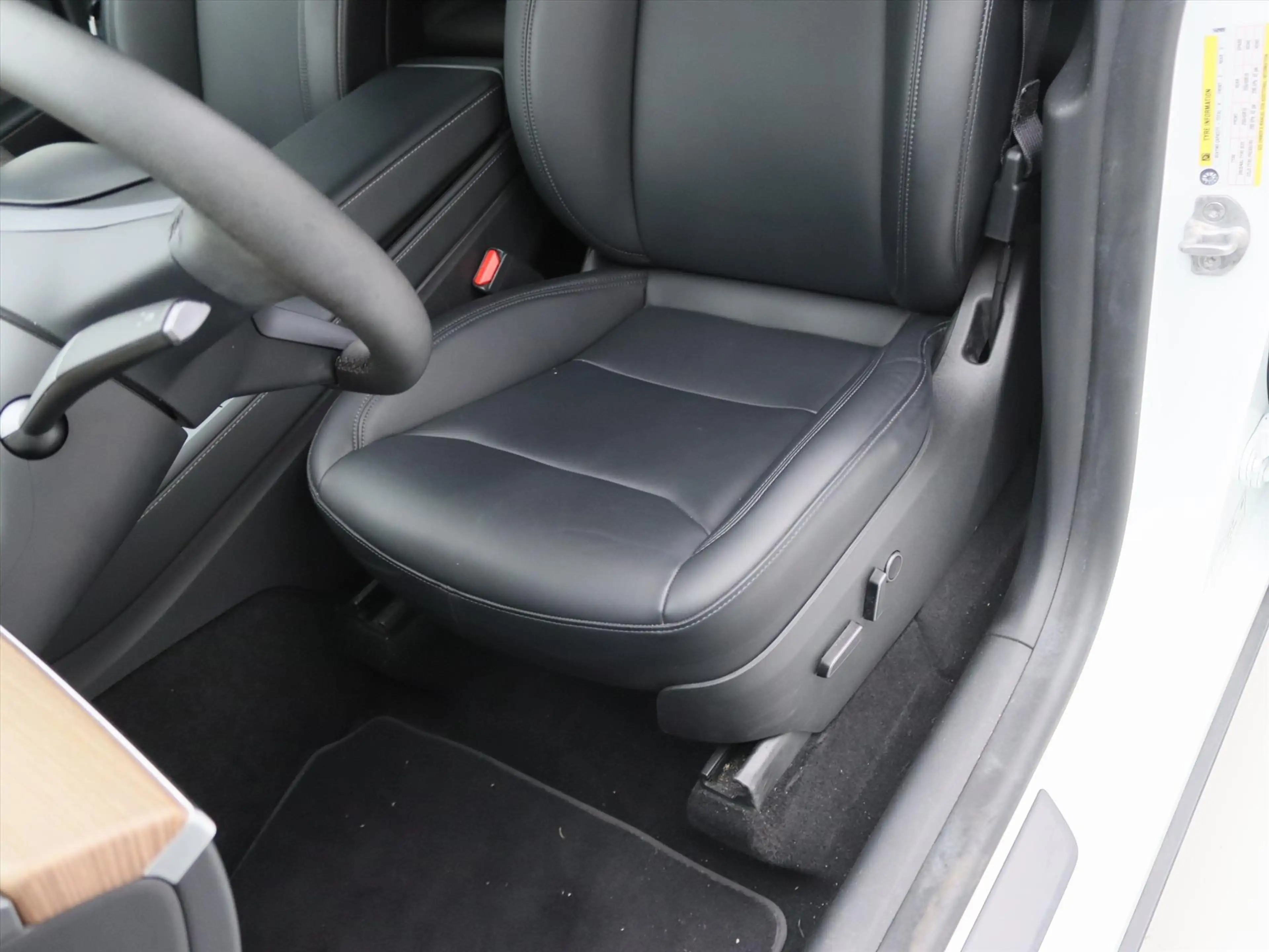 Tesla Model Y Long Range AWD 75kWh 351pk 91,3% SoH [ AMD RYZEN+A — photo 18