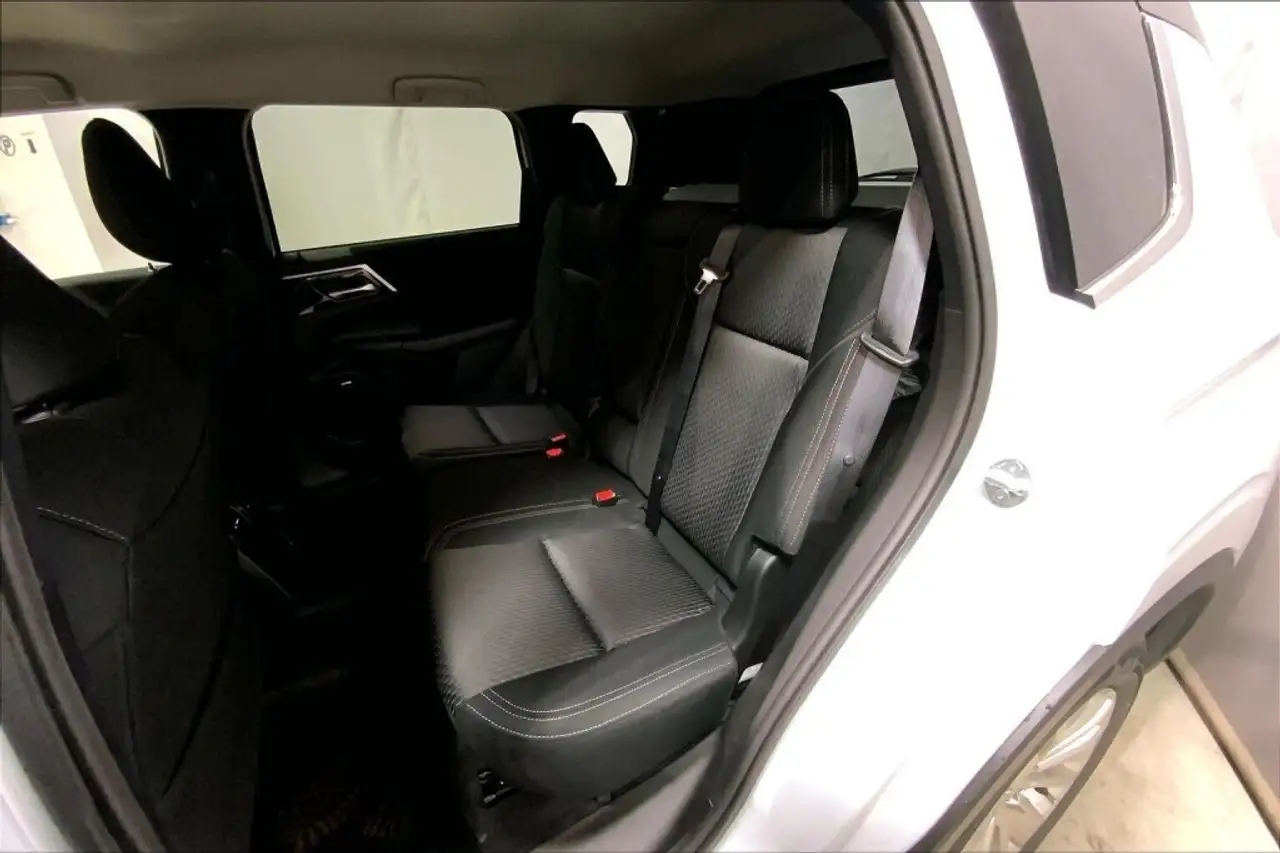 Mitsubishi Outlander снимка Mitsubishi Outlander