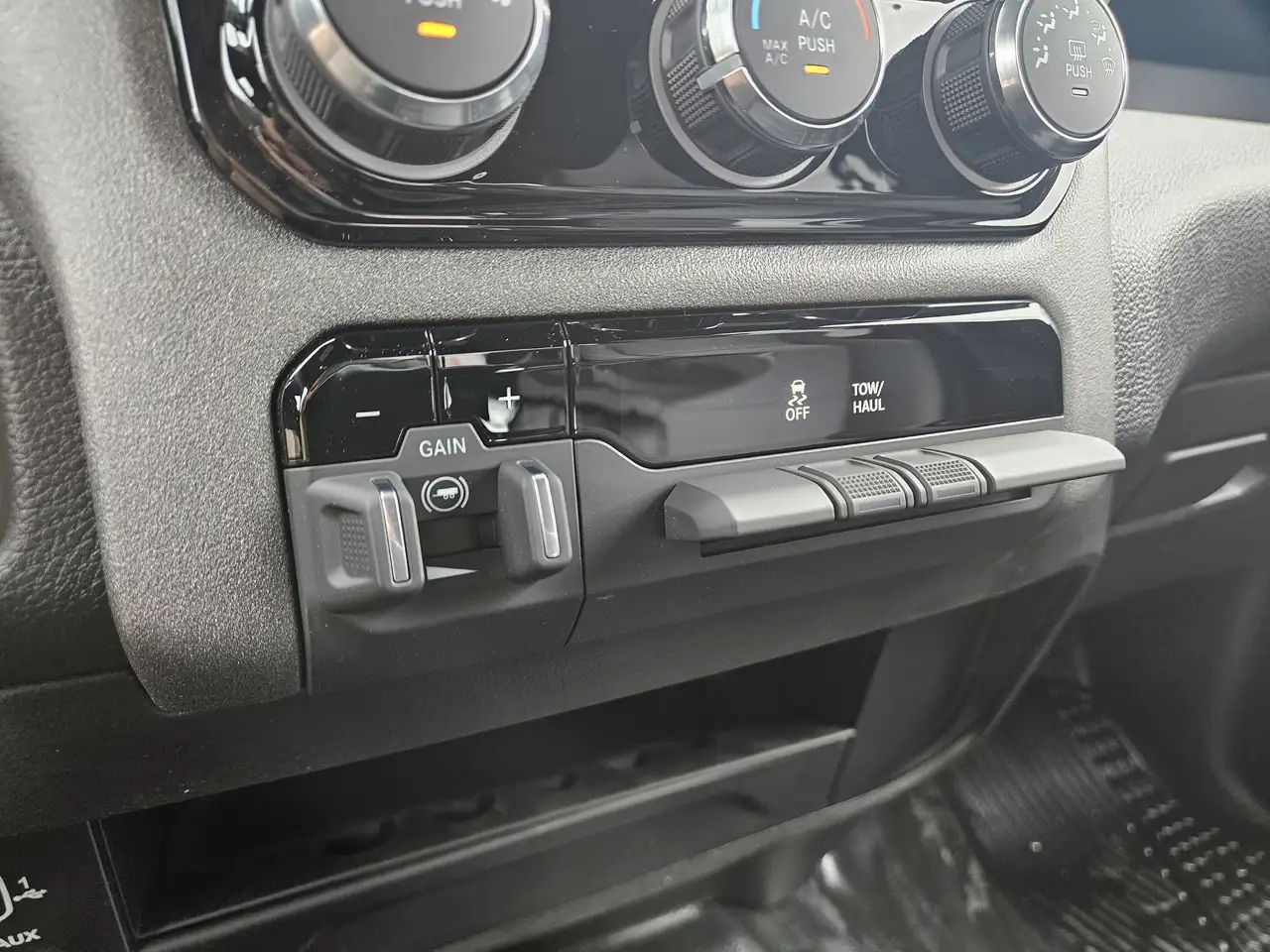 RAM 3500 снимка RAM 3500