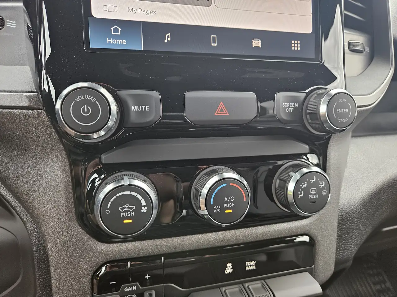 RAM 3500 снимка RAM 3500