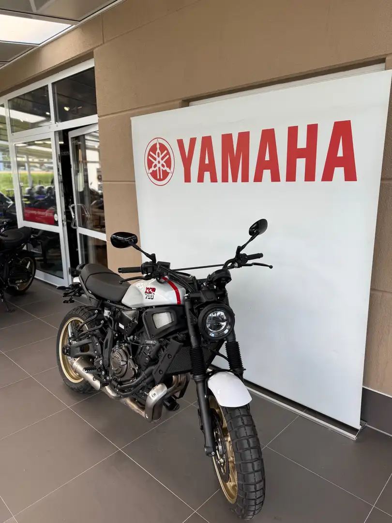 Yamaha XSR 700 X-Tribute Plateado - 2