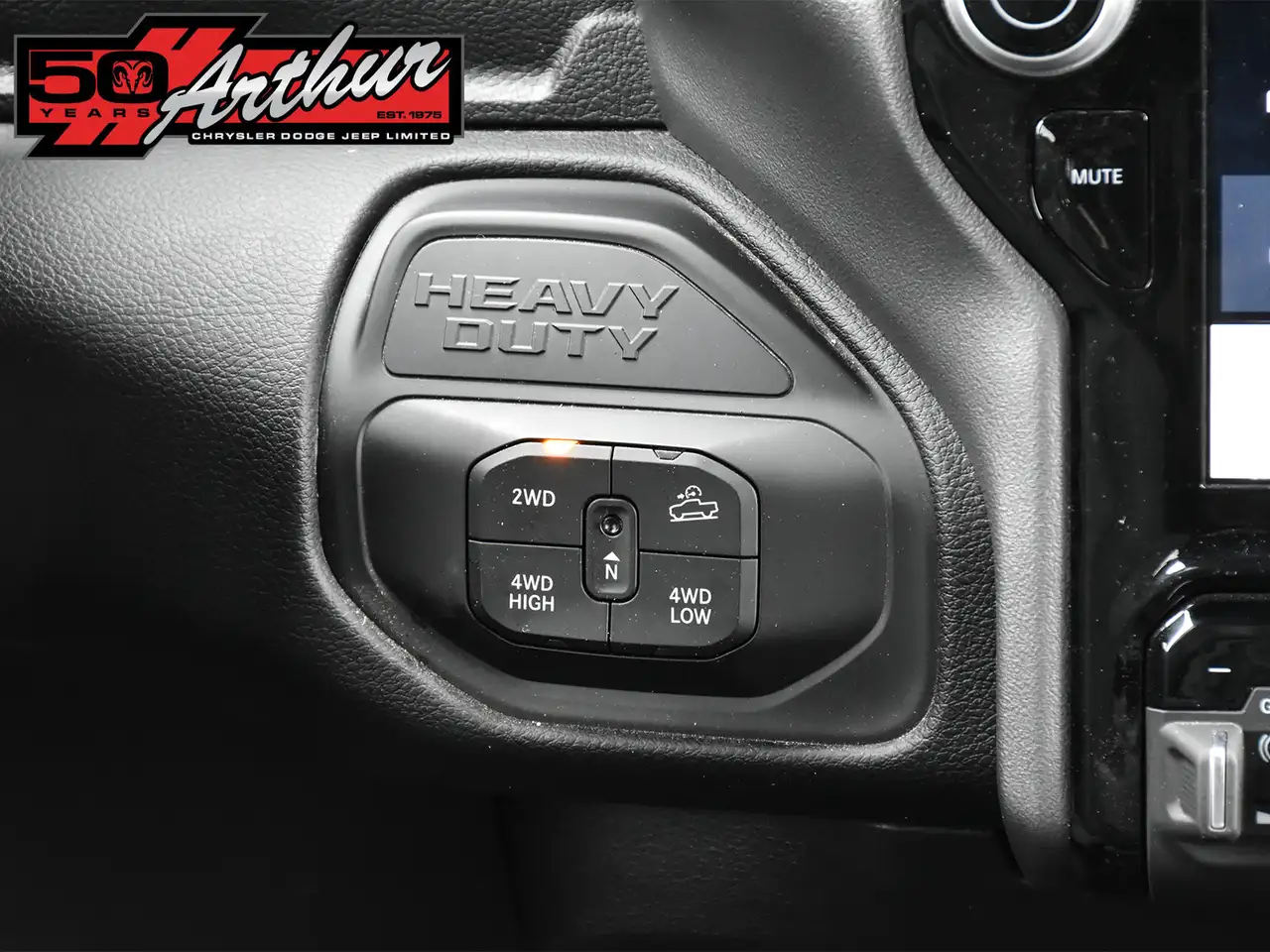 RAM 2500 снимка RAM 2500