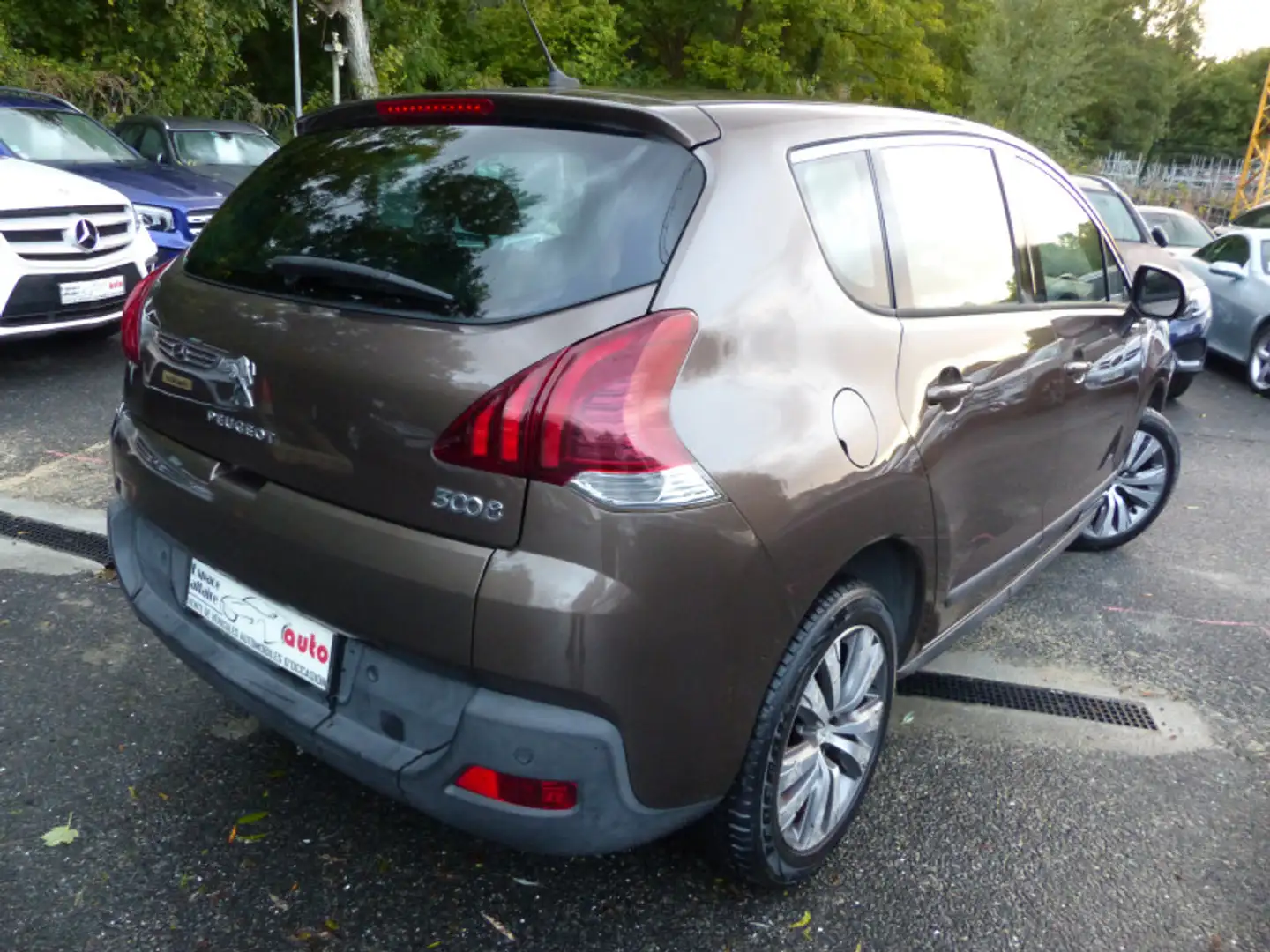 Peugeot 3008 1.6 HDI115 FAP STYLE Braun - 2