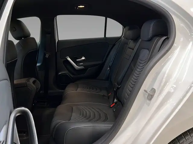 Mercedes-Benz A view 9