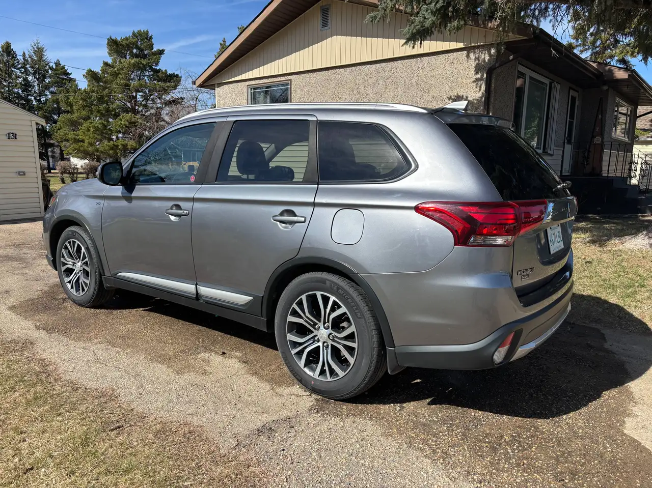 Mitsubishi Outlander снимка Mitsubishi Outlander