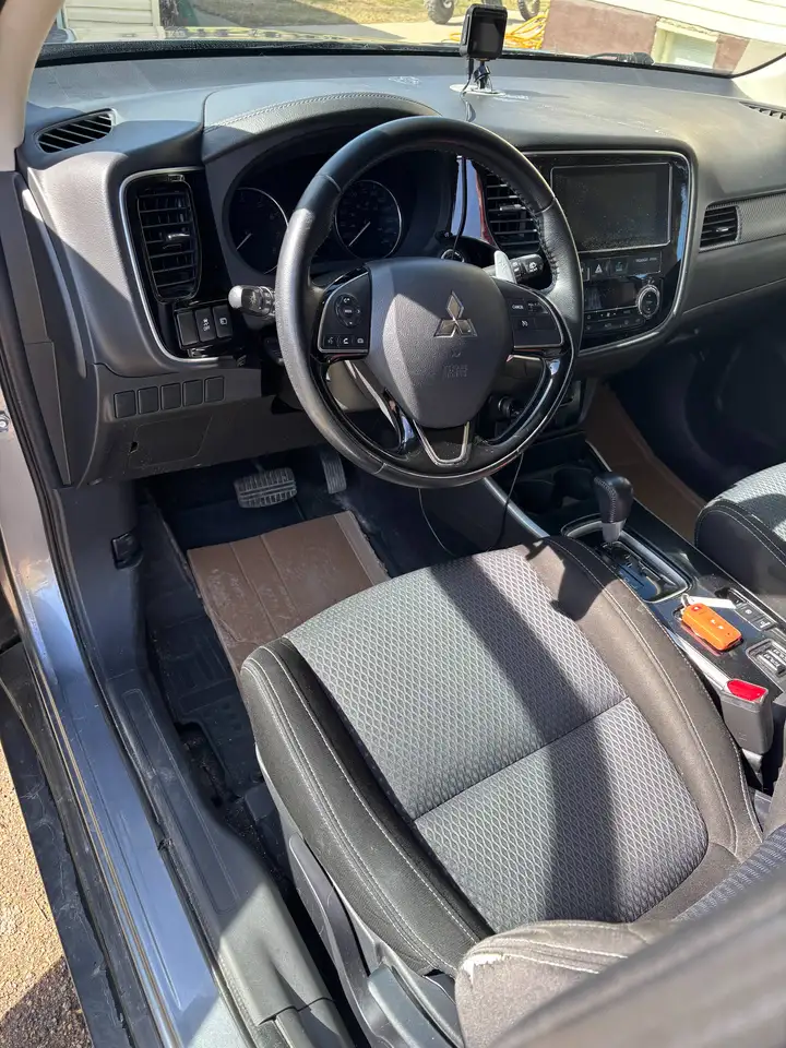 Mitsubishi Outlander снимка Mitsubishi Outlander